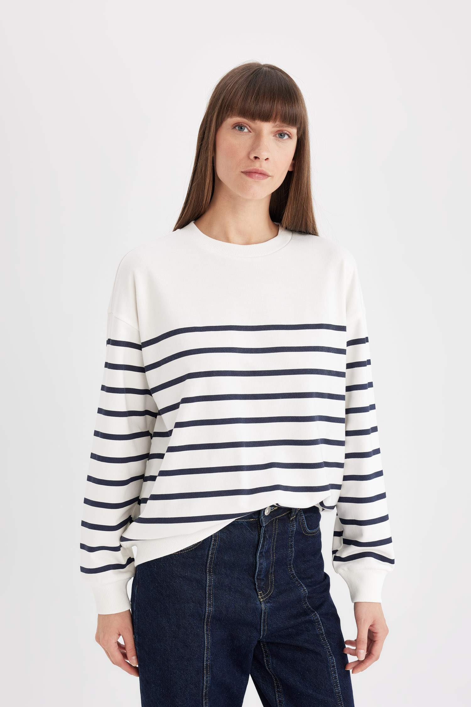 Relax Fit Bisiklet Yaka Çizgili İnce Sweatshirt