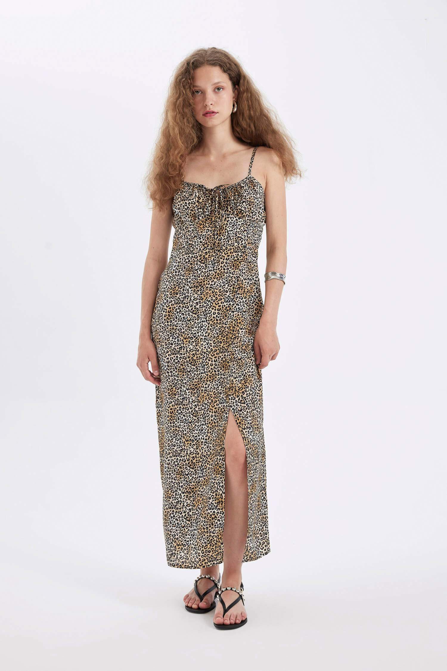 فستان طويل جلد النمر فيسكوز بقصة A برقبة قلب