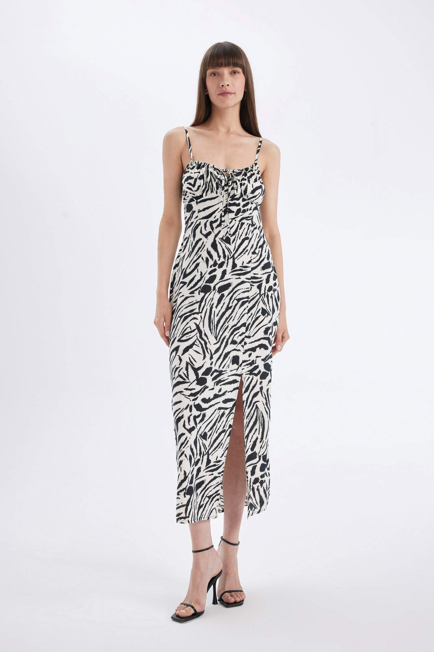 فستان طويل زيبرا مطبوع فيسكوز بقصة A وياخة قلب