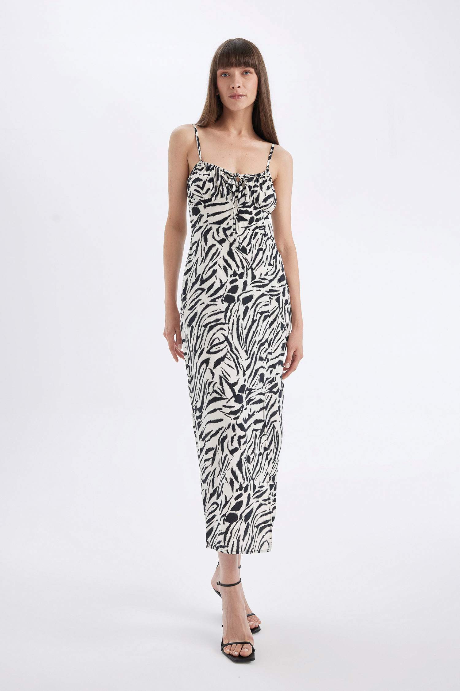 فستان طويل زيبرا مطبوع فيسكوز بقصة A وياخة قلب