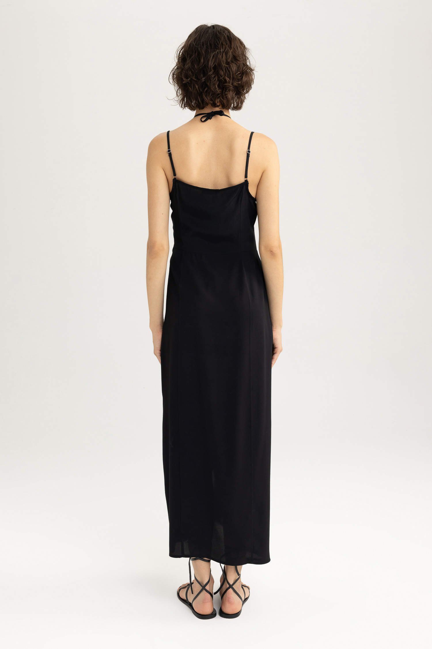 Black WOMAN Maxi Short Sleeve Woven Dress 2848985 | DeFacto