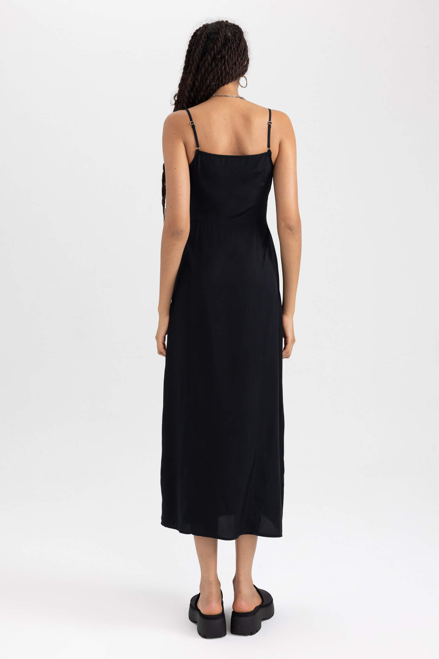 Black Woman Maxi Short Sleeve Woven Dress 2848985 | DeFacto