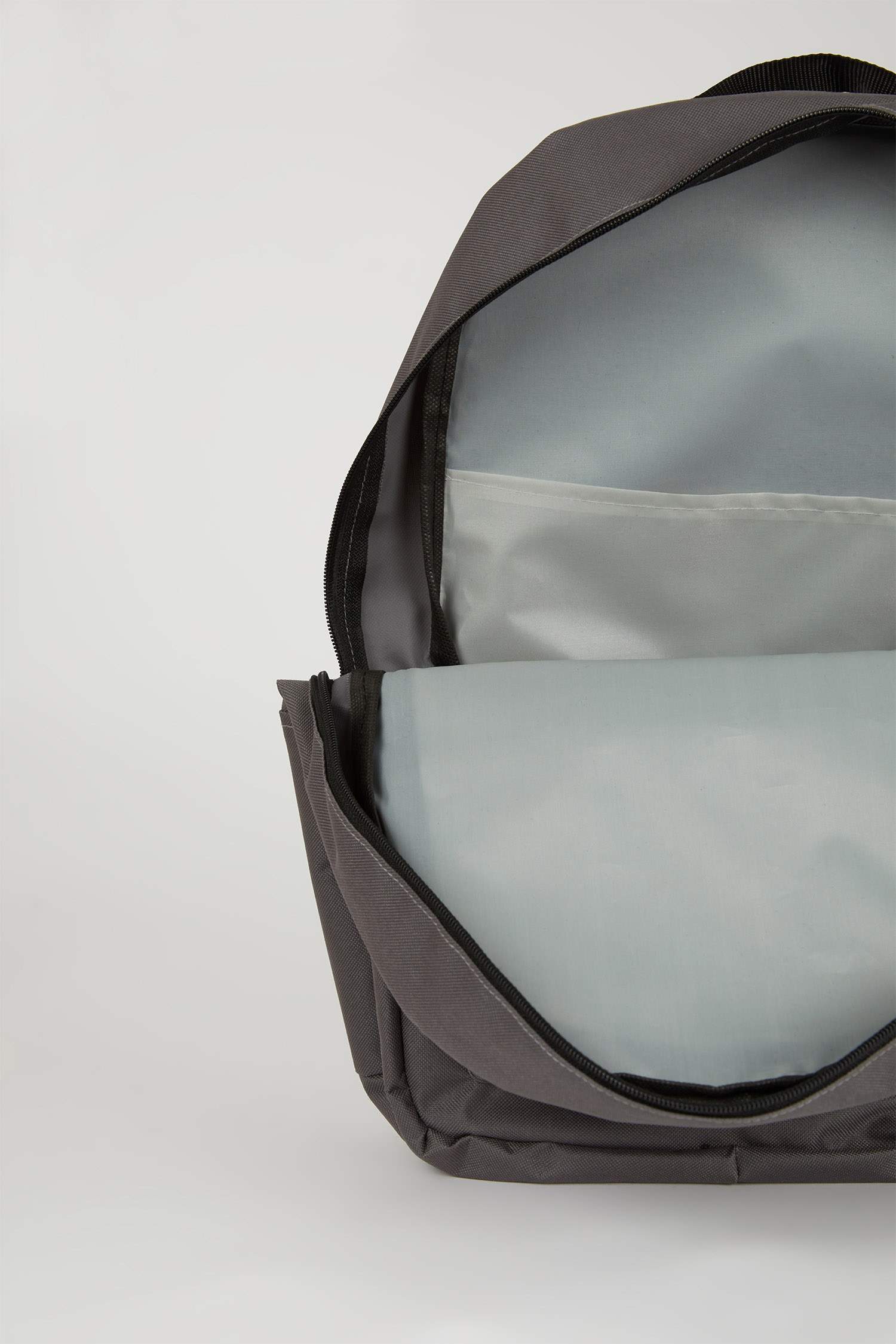 شنطة ظهر رجالي