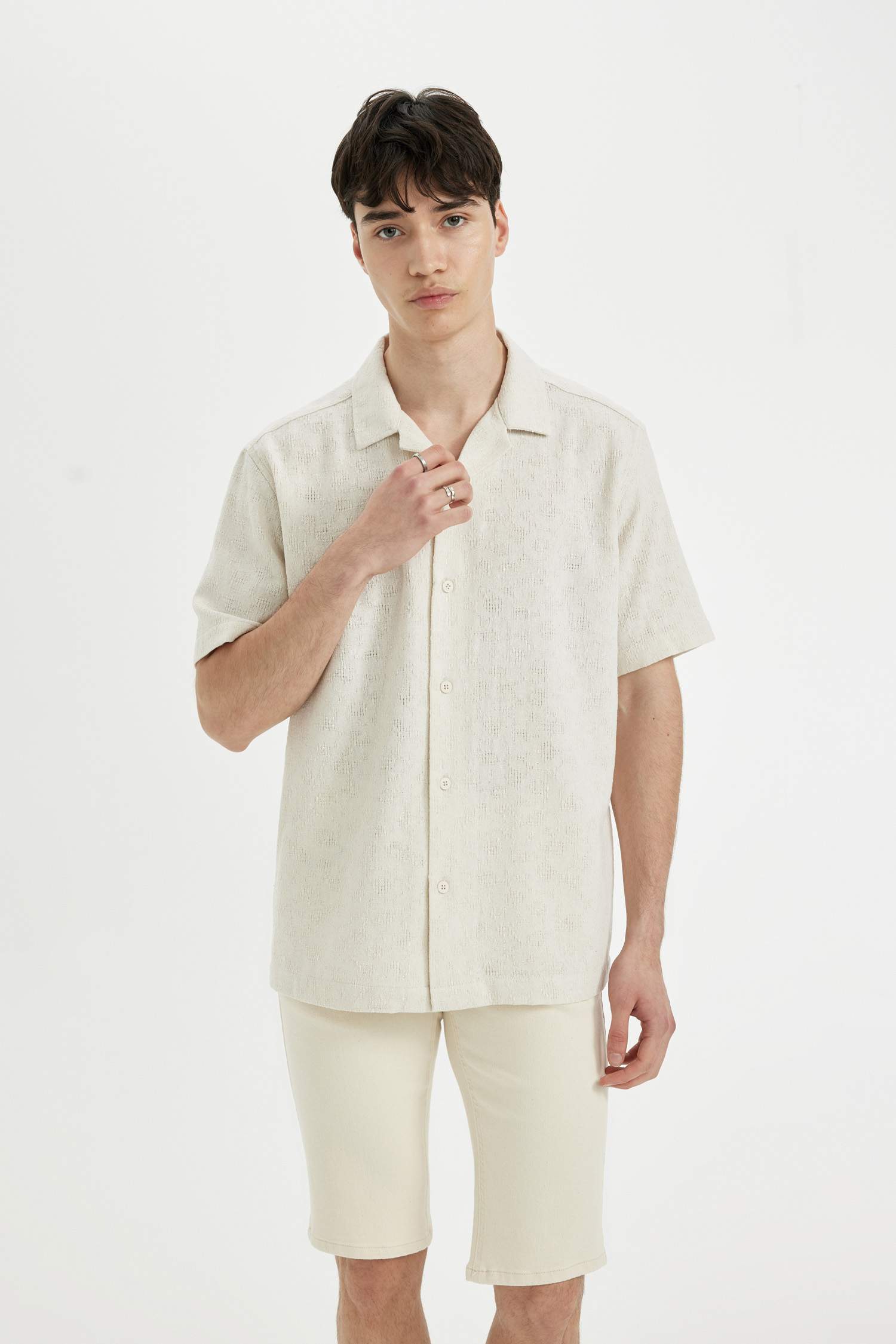 Regular Fit Resort Collar Short Sleeve Shirt