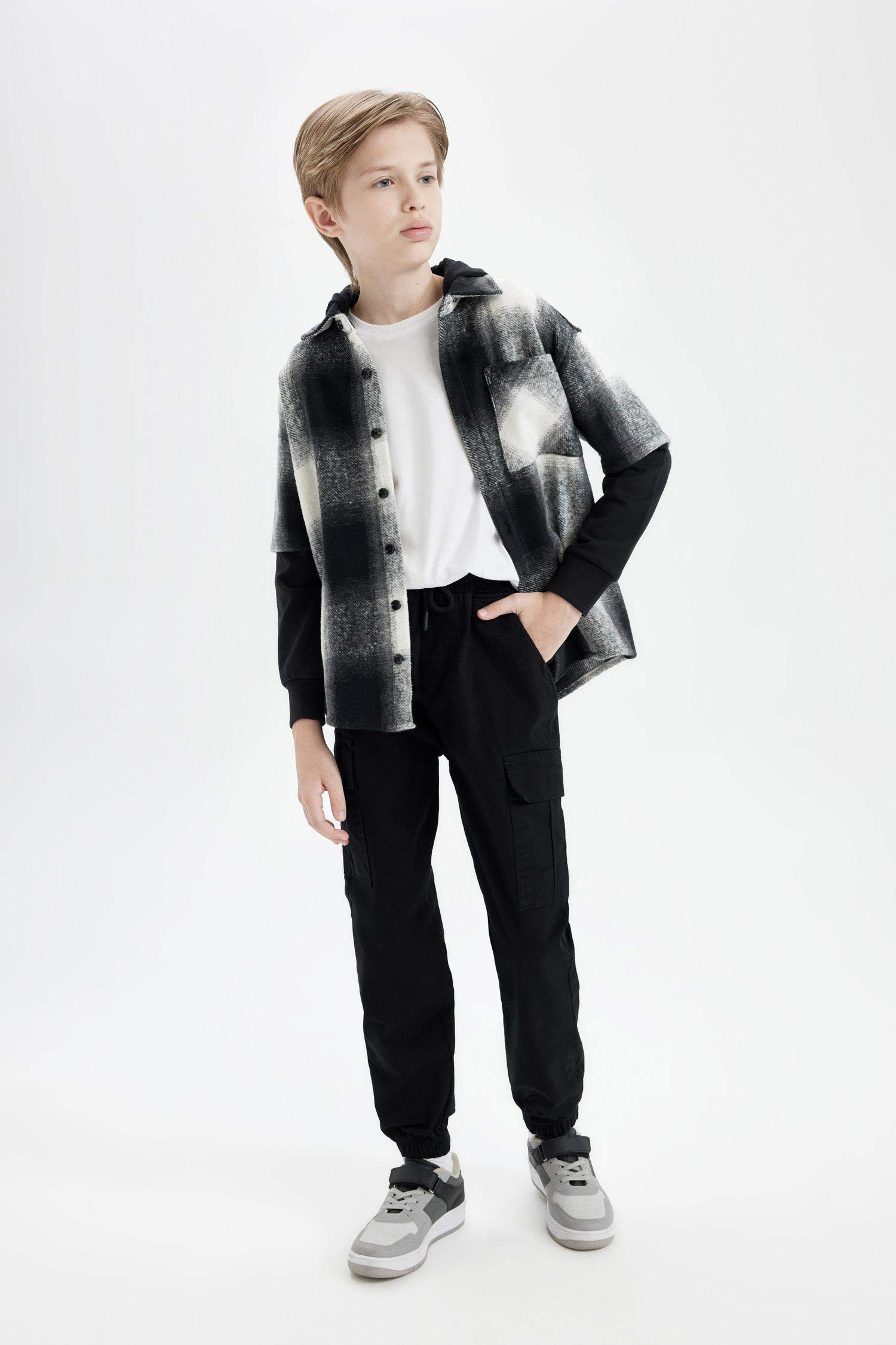 Erkek Çocuk Kargo Cepli Beli Bağcıklı Lastikli Paça Cepli Siyah Jogger Gabardin Pantolon