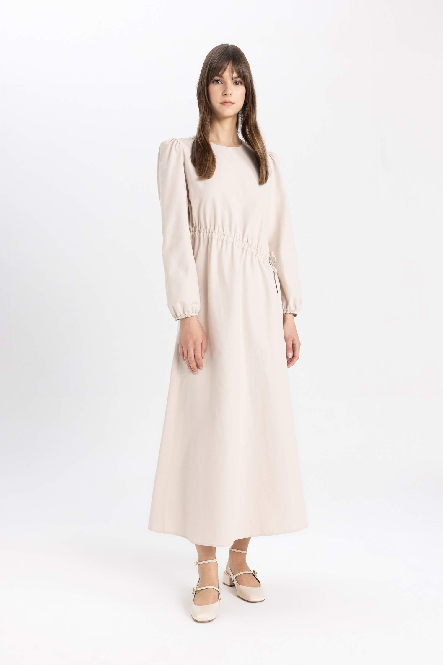 فستان طويل بوبلين ردن طويل وقصة عادية