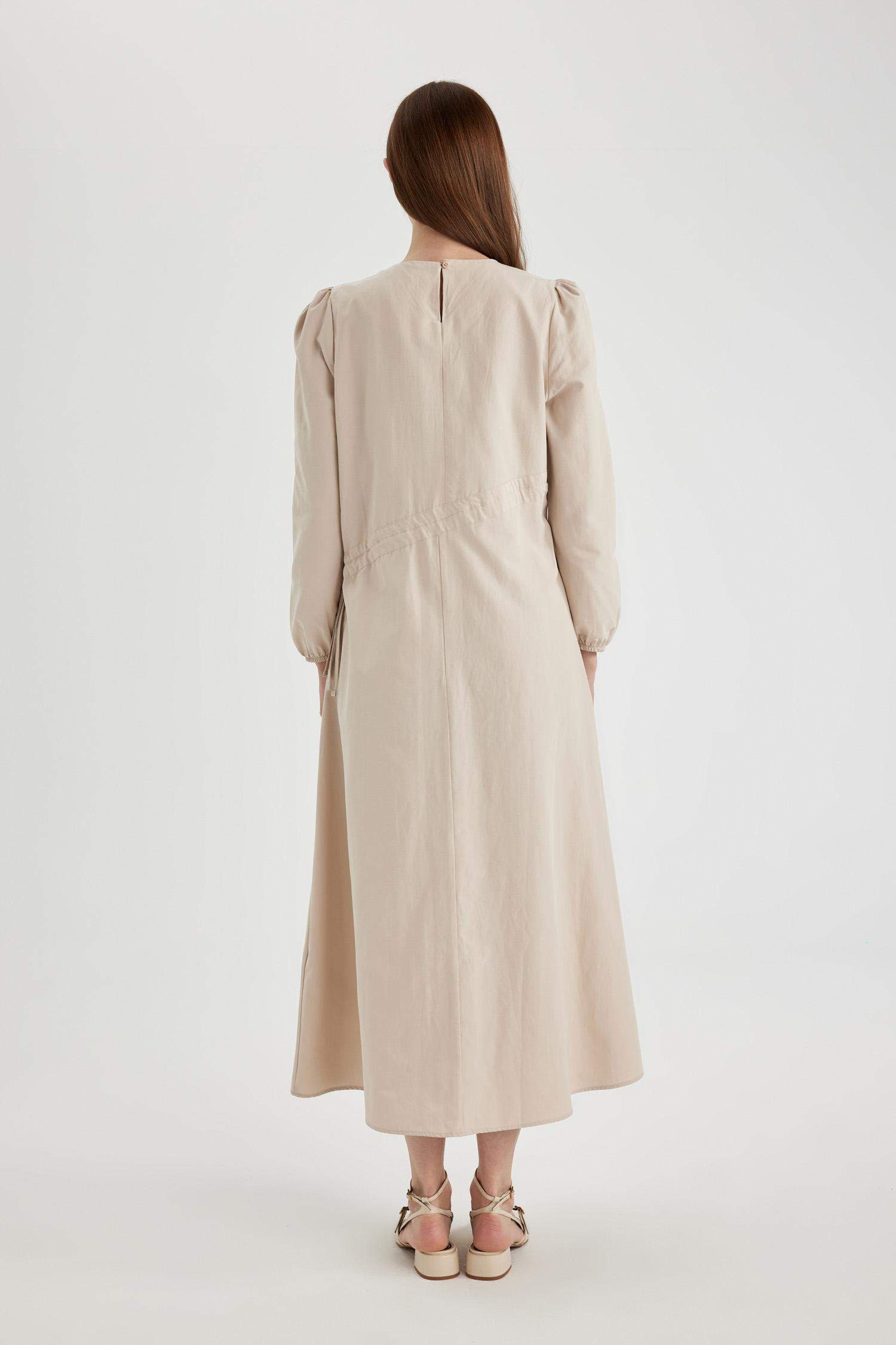 فستان طويل بوبلين ردن طويل وقصة عادية