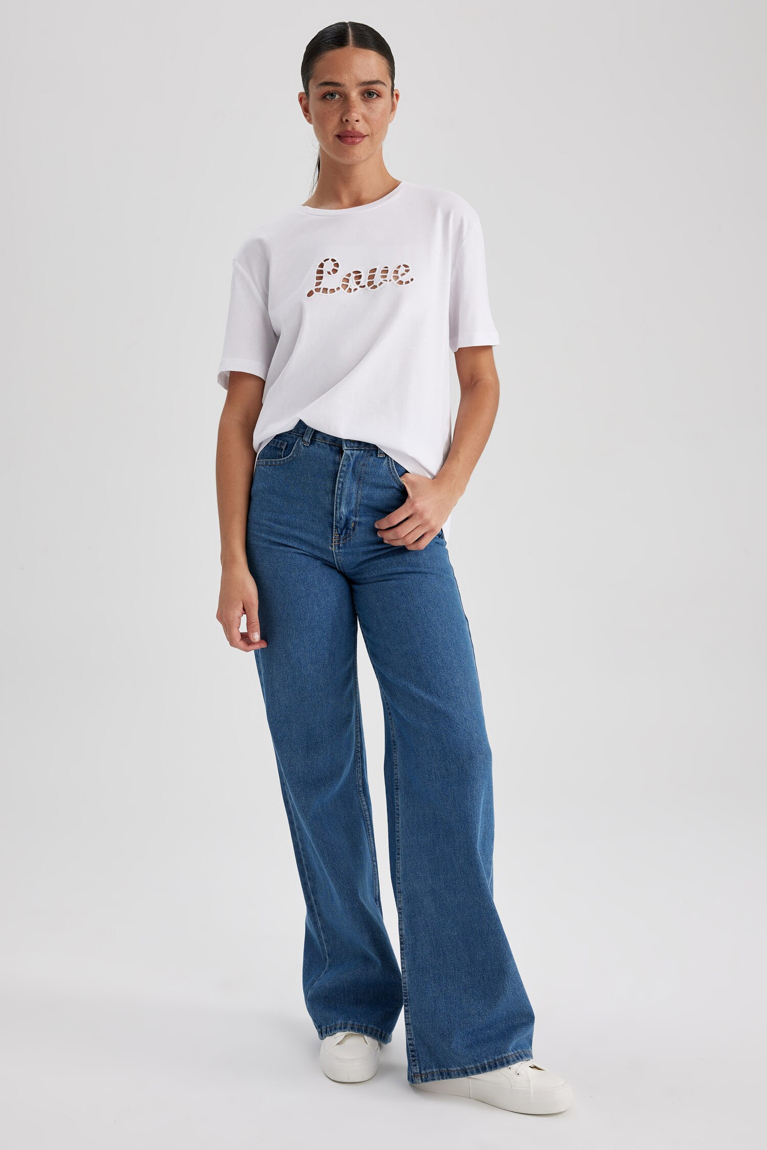 DeFacto Damen T-Shirt Mit V-Ausschnitt – Aus 100% Baumwolle, Weich & Bequem