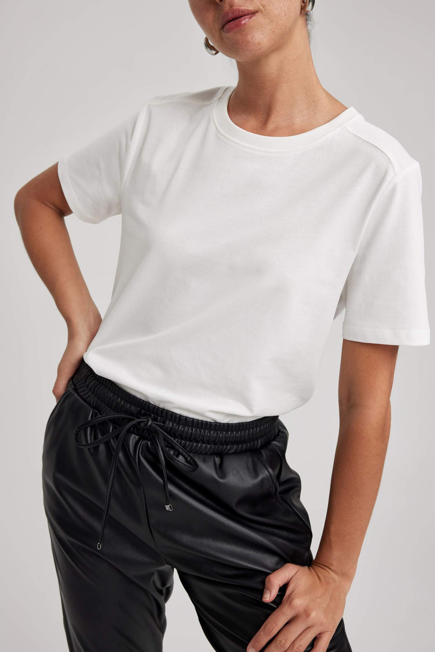 تيشيرت قطن نص ردن قصة عادية بياخة مستديرة