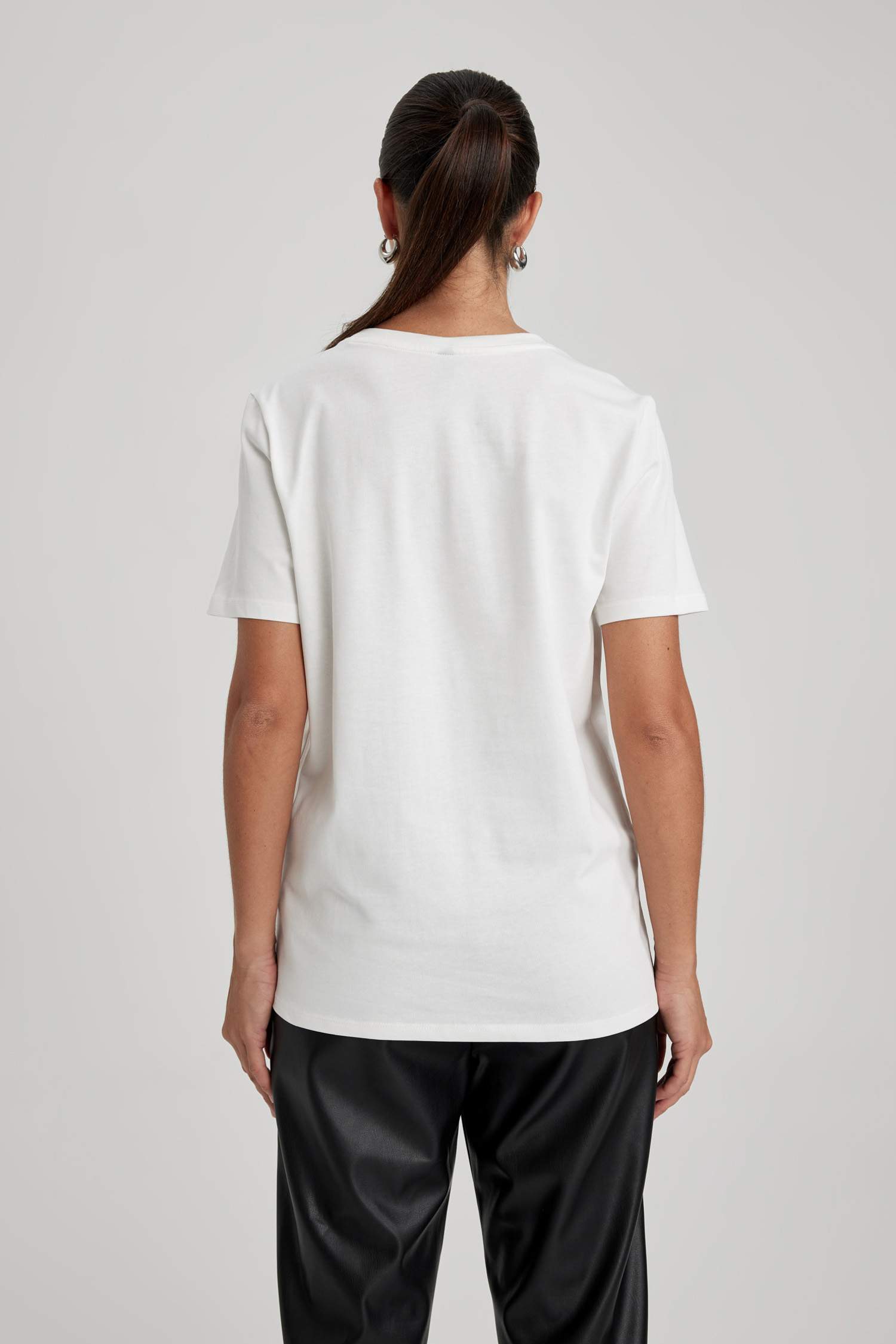 تيشيرت قطن نص ردن قصة عادية بياخة مستديرة