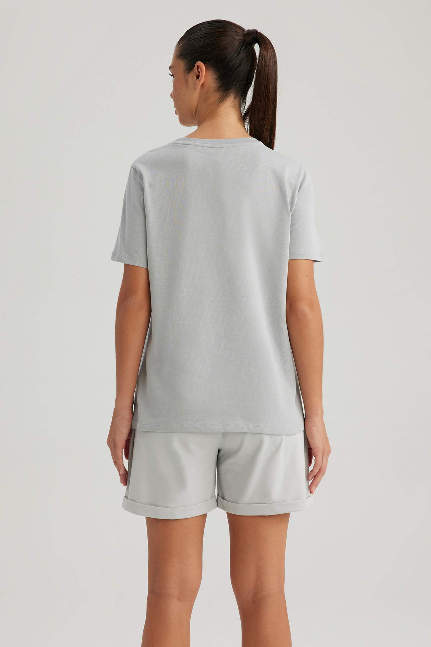 تي شيرت قطن قصة عادية بياخة مستديرة