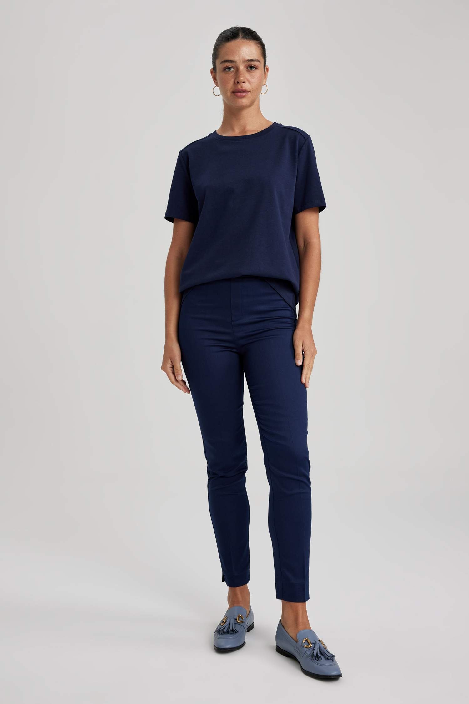 تي شيرت نص كم قطن قصة عادية برقبة مستديرة