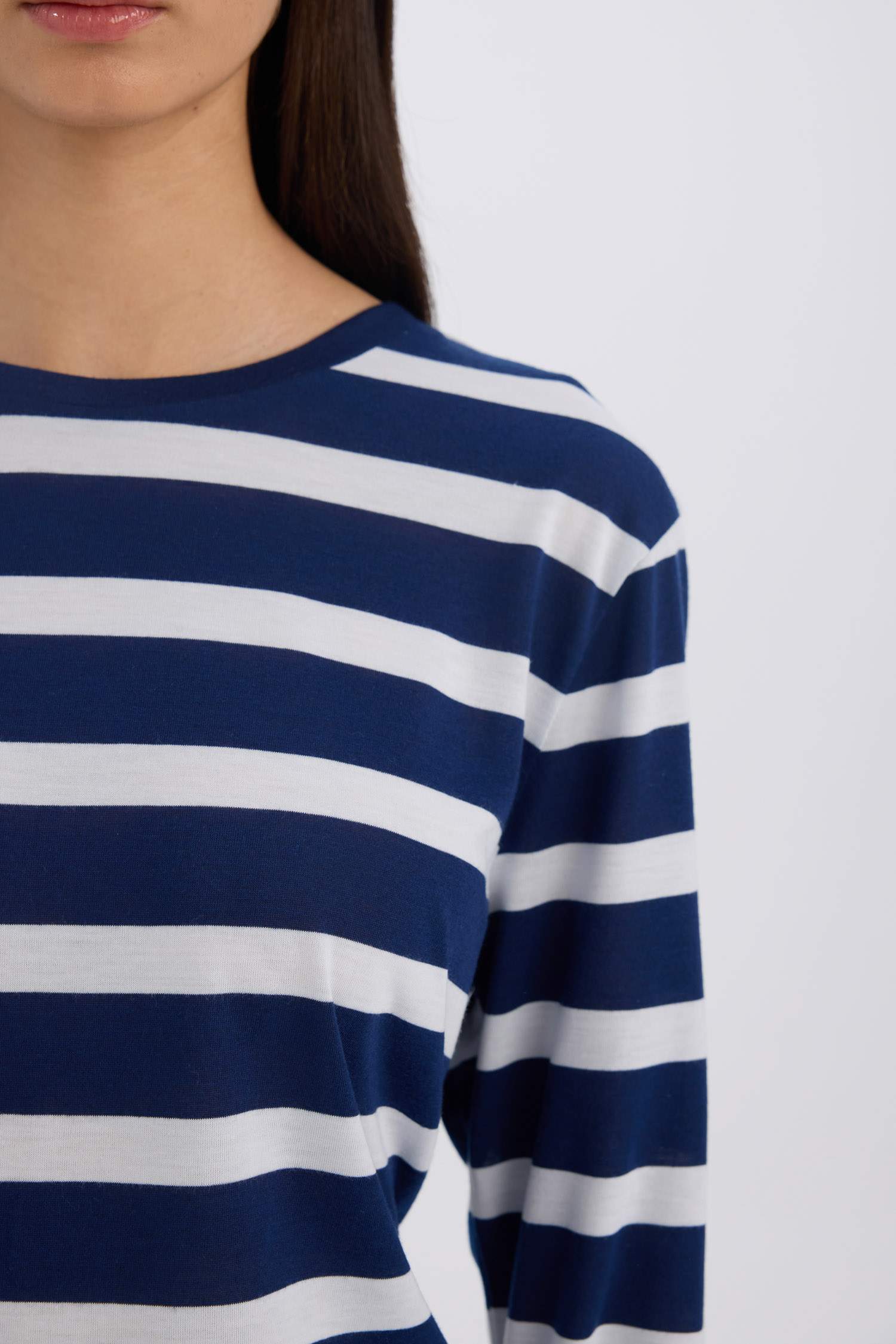 تي شيرت مخطط كاجوال ردن طويل قصة عادية