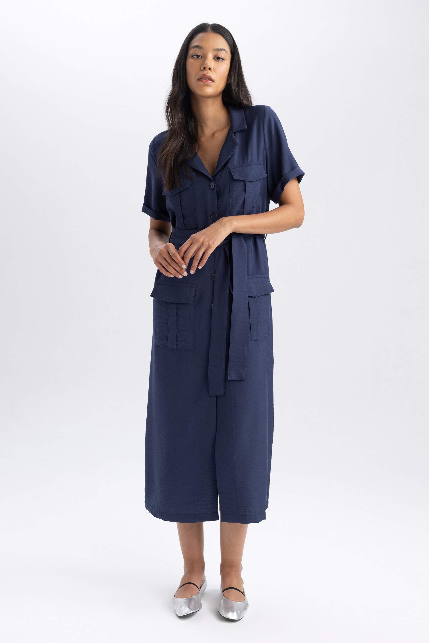 Платье миди с коротким рукавом