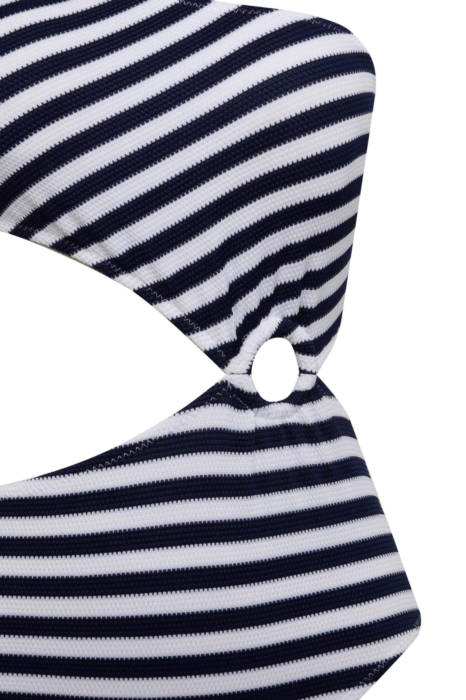 مايوه مخطط قصة عادية من Fall In Love