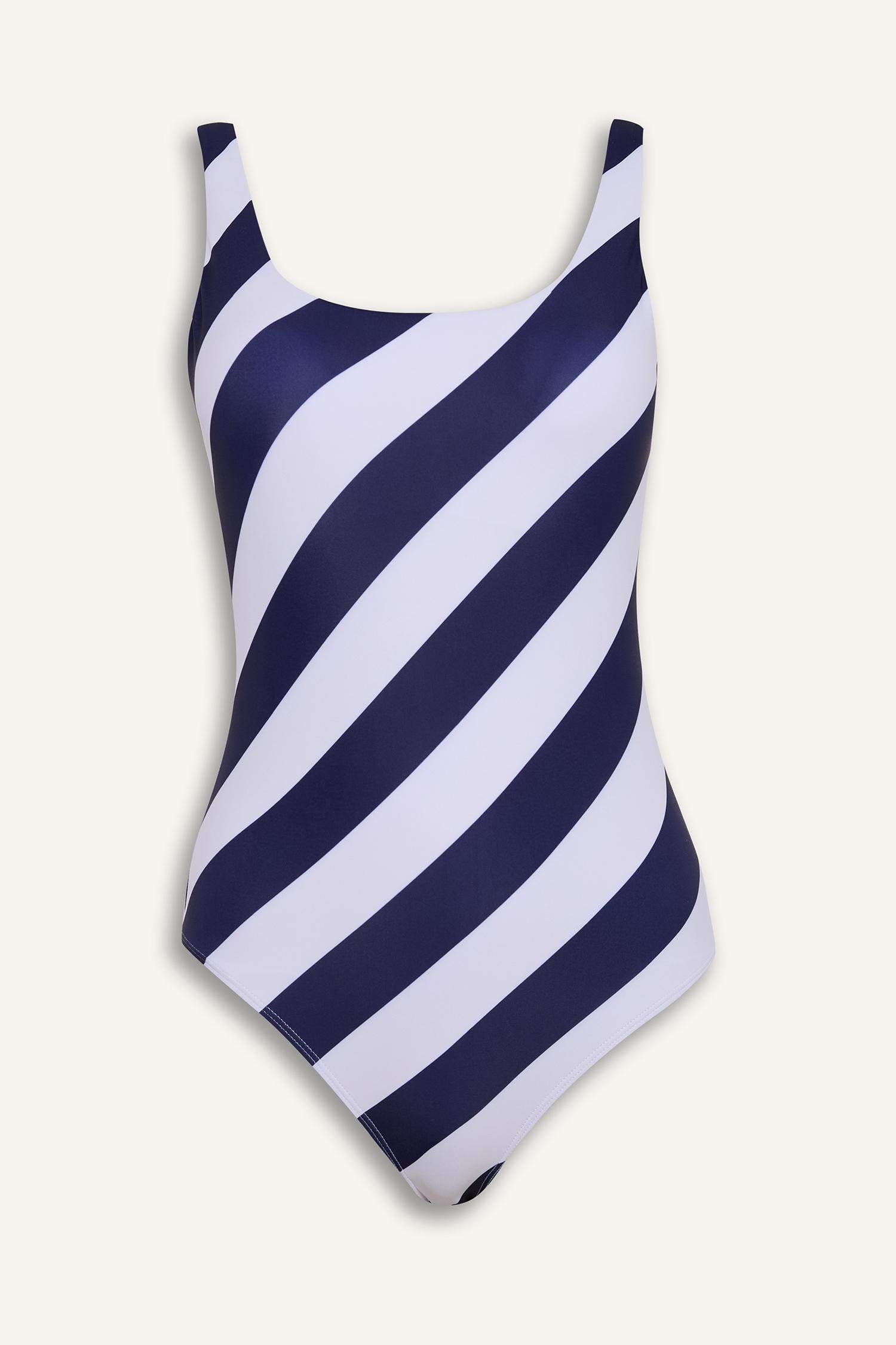 مايوه مخطط قصة عادية من Fall in Love