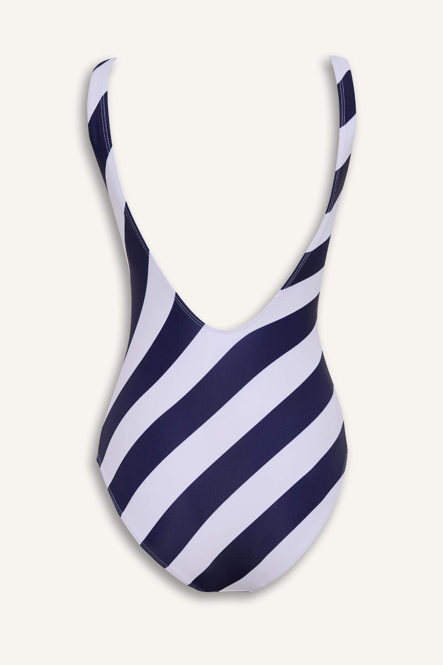 مايوه مخطط قصة عادية من Fall in Love