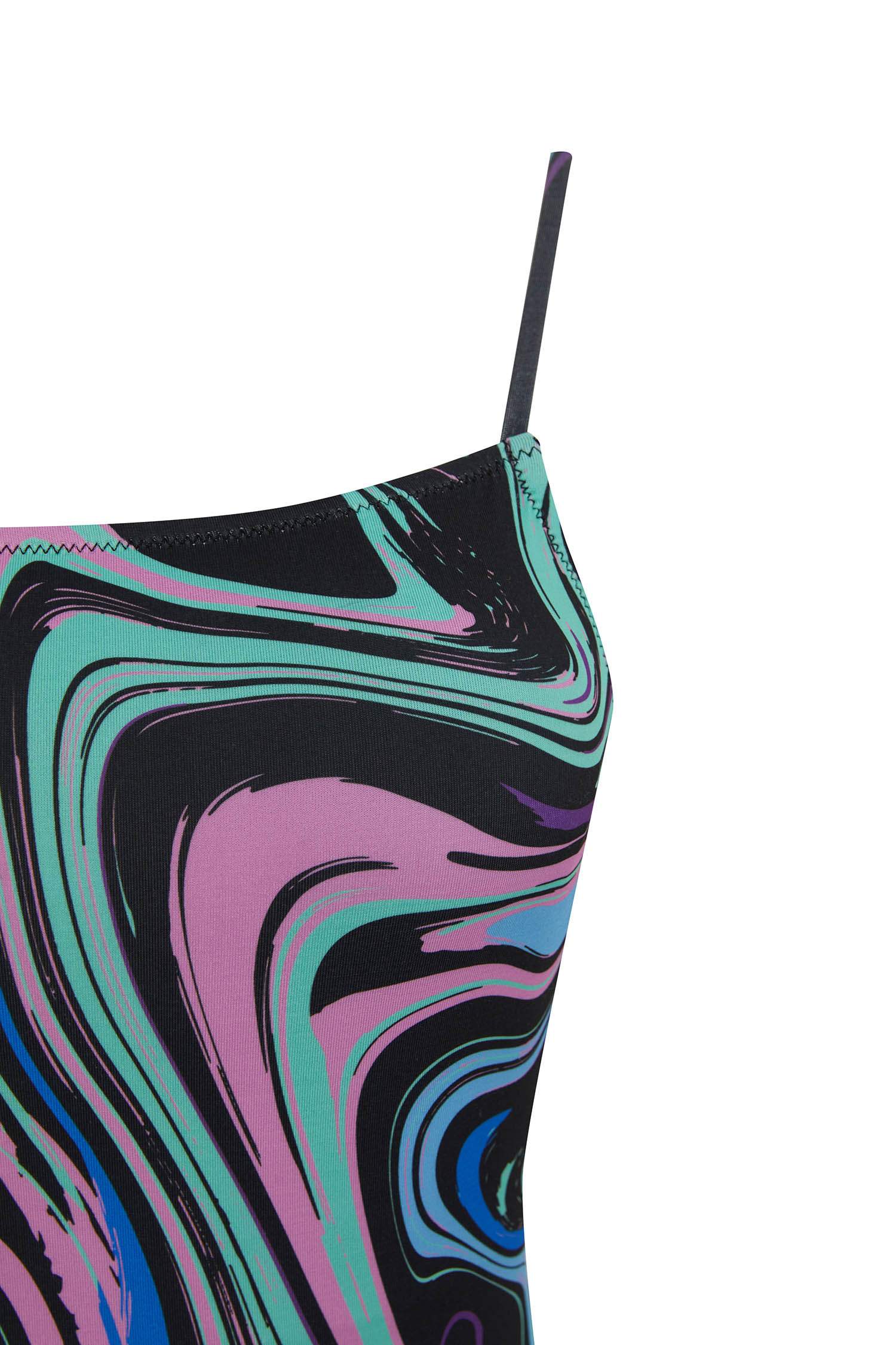 مايوه تاي داي بقصة عادية من Fall In Love