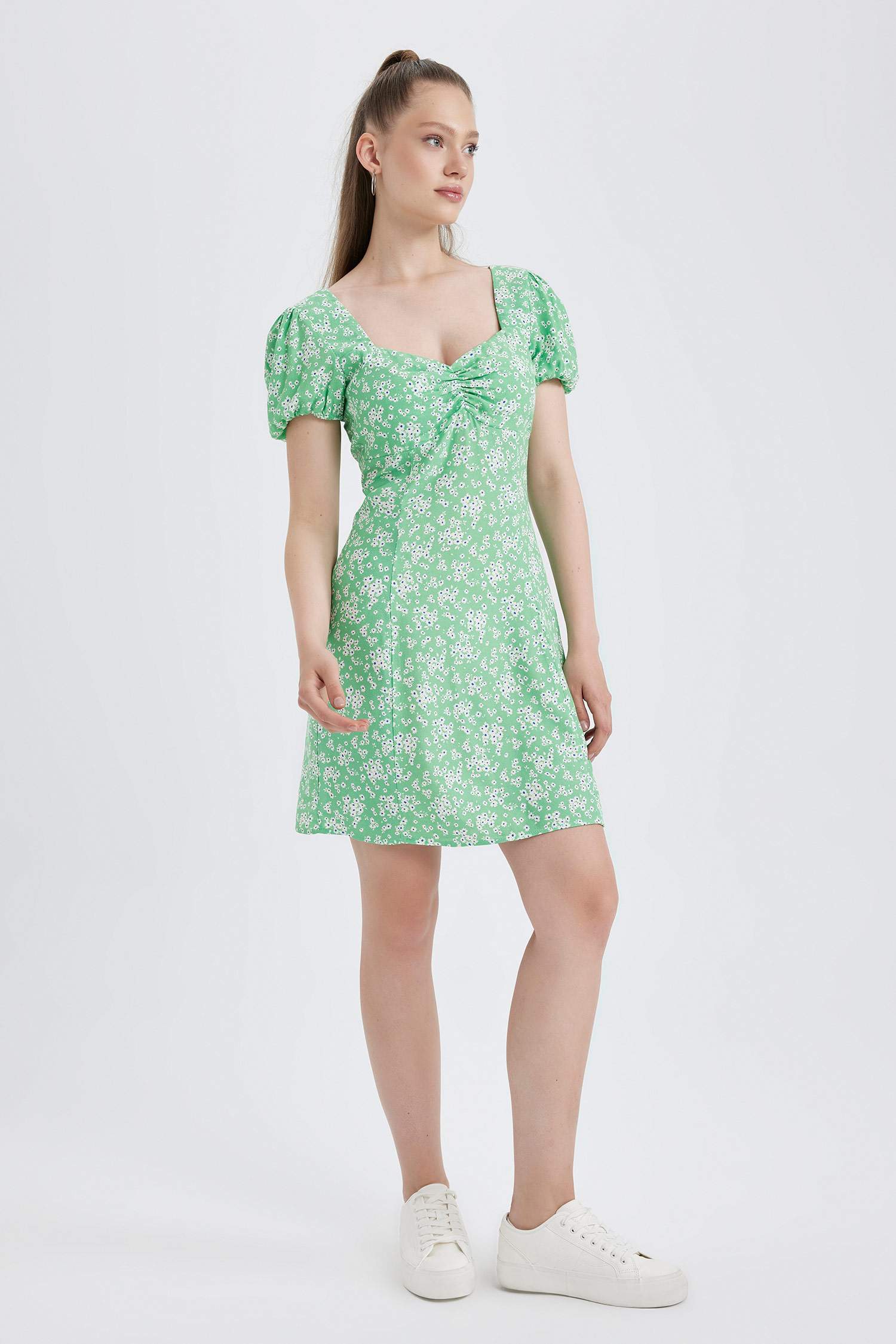 فستان قصير فلورال ردن بالون بياخة قلب