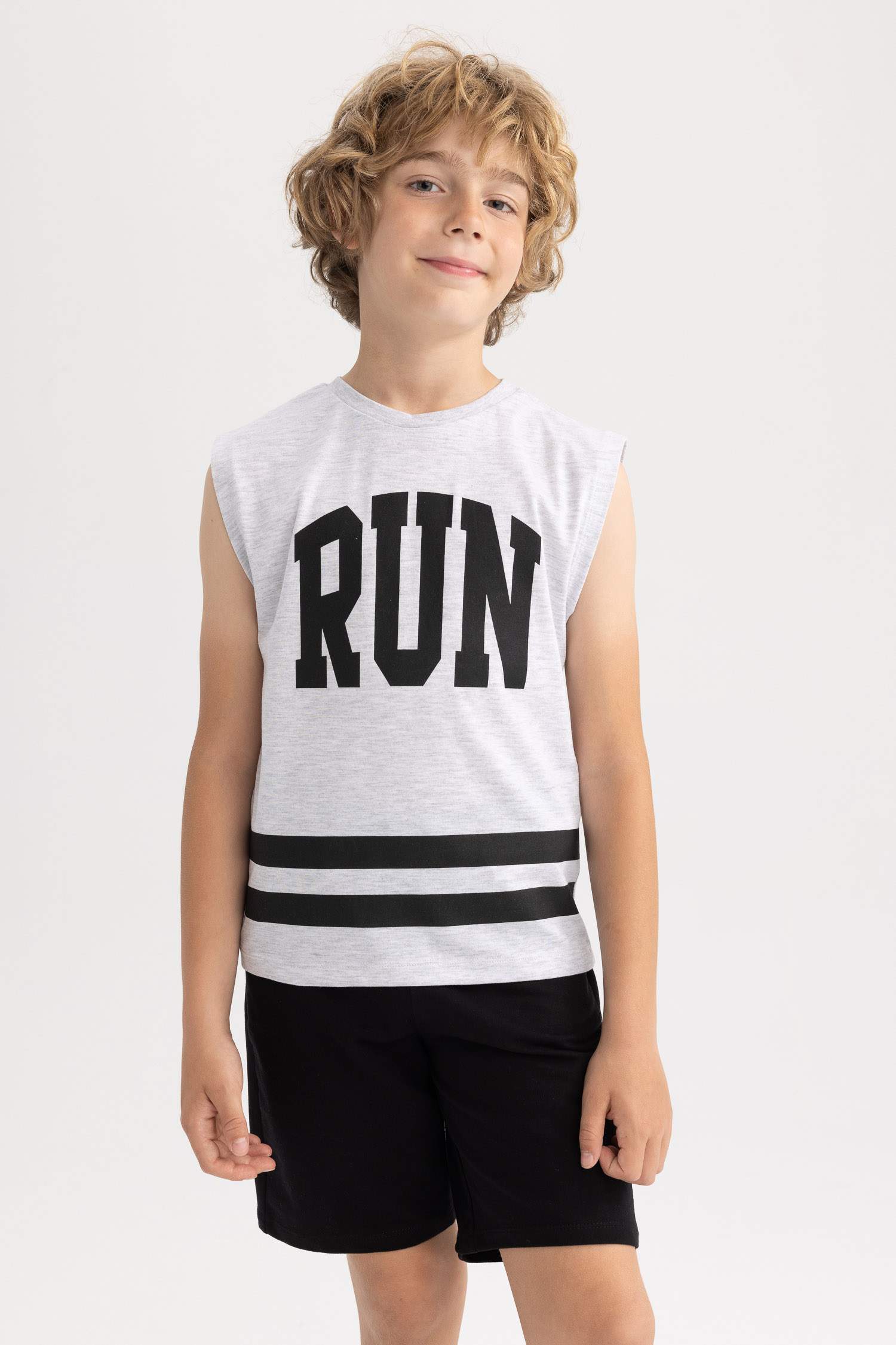 تيشيرت كت اولادي بقصة عادية وياقة مدورة