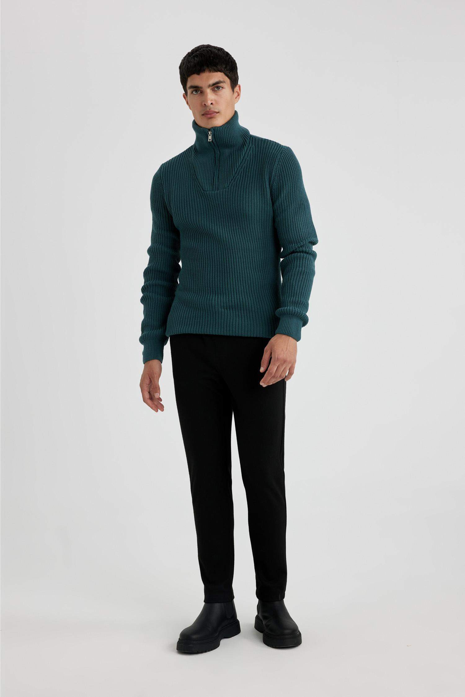 Standart Fit Dik Yaka Yarım Fermuarlı Selanik Kumaş Triko Kazak