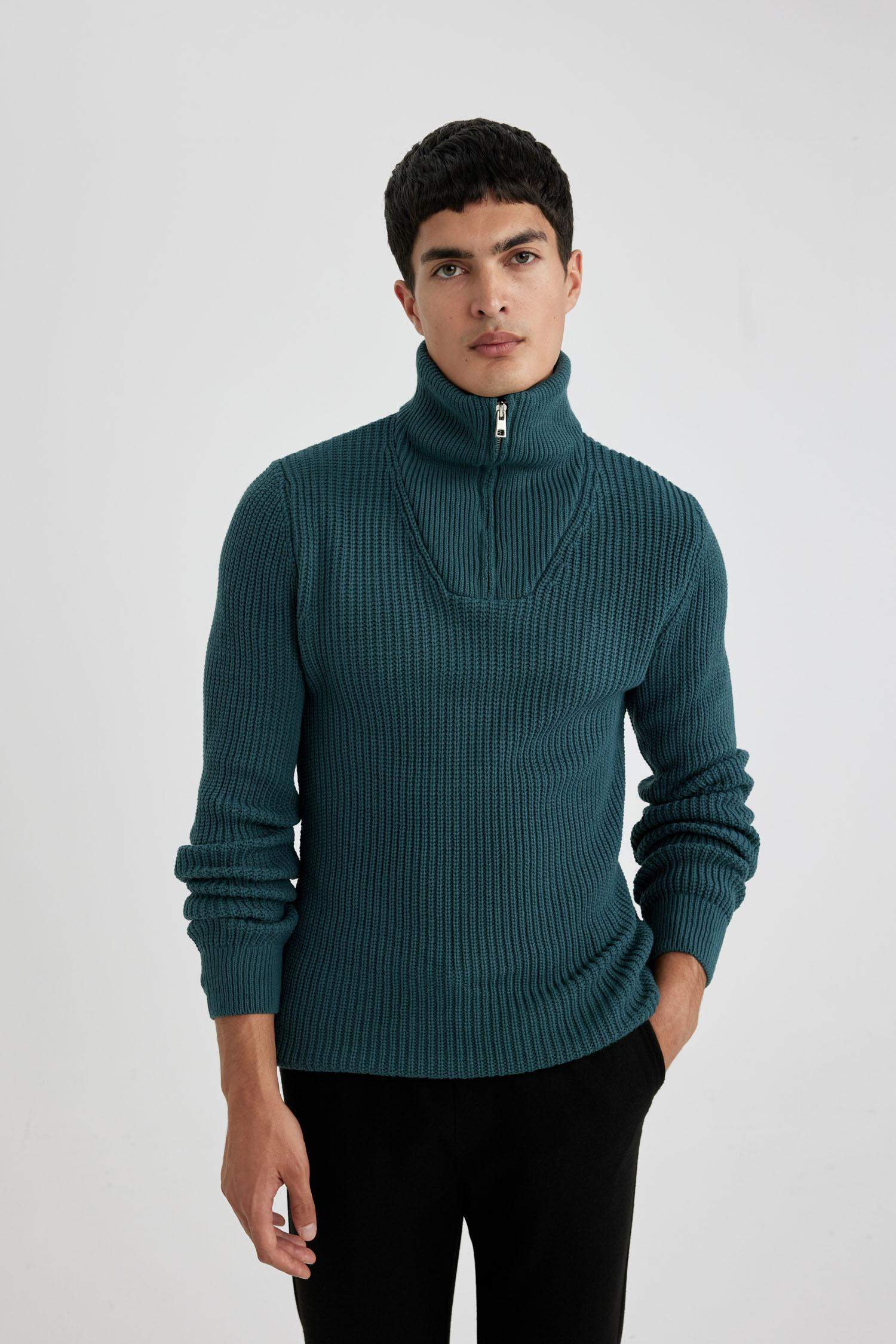 Standart Fit Dik Yaka Yarım Fermuarlı Selanik Kumaş Triko Kazak