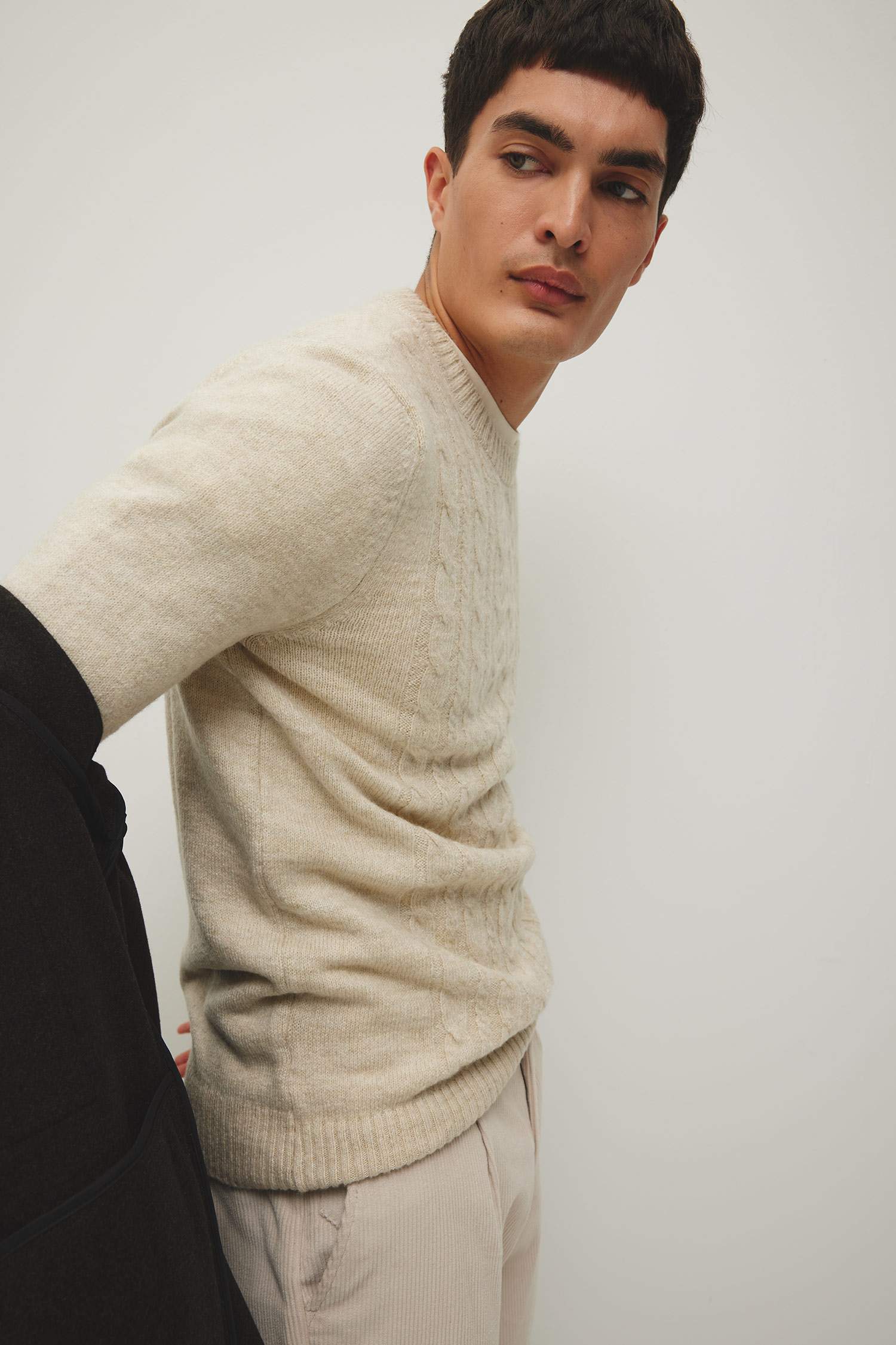 Пуловер стандартного крою з круглим вирізом трикотажний для чоловіків