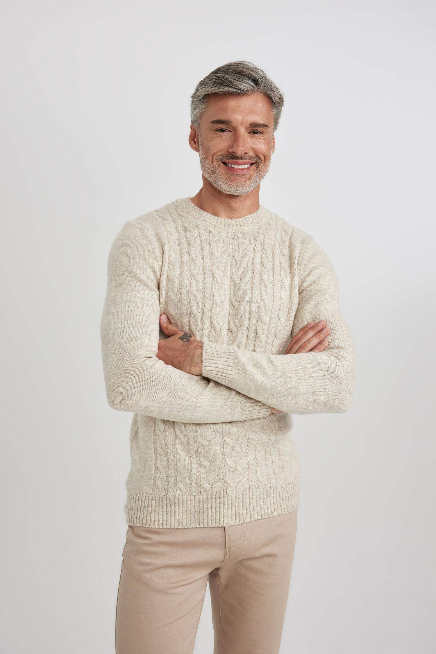 Пуловер стандартного крою з круглим вирізом трикотажний для чоловіків