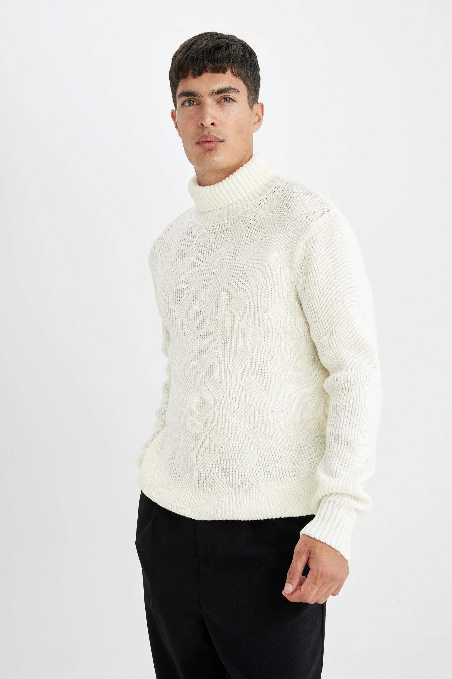 Standart Fit Normal Kesim Yarım Balıkçı Yaka Basic Düz Triko Kazak