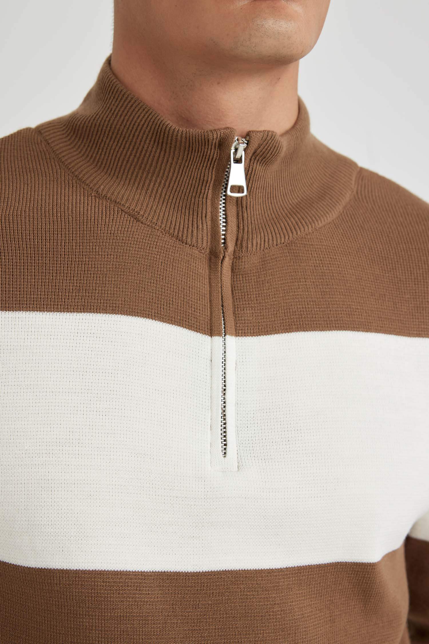 Standard Fit Striped Stand Collar Zippered Knitted Pullover
