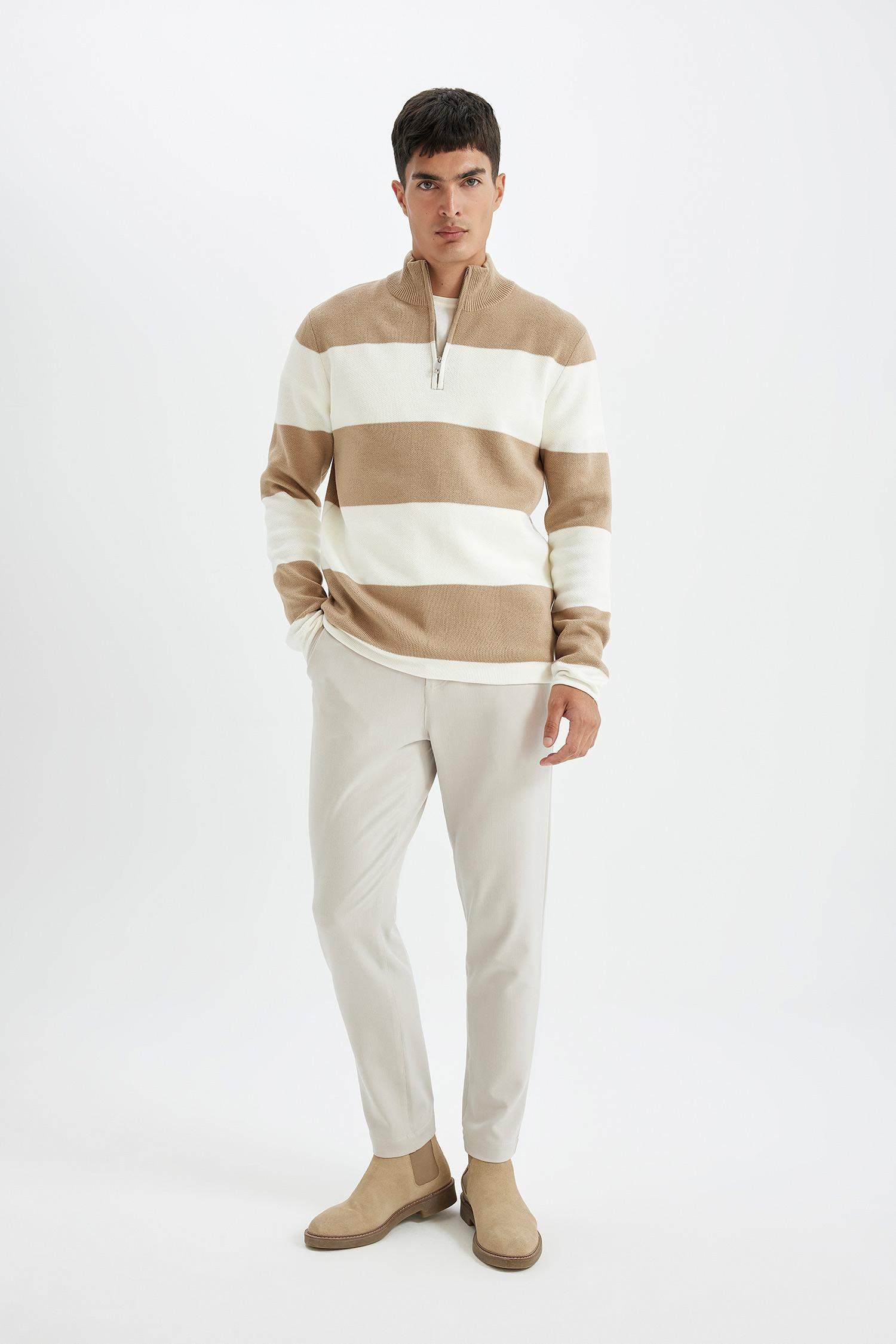 Standart Fit Normal Kesim Çizgili Dik Yaka Fermuarlı Triko Kazak