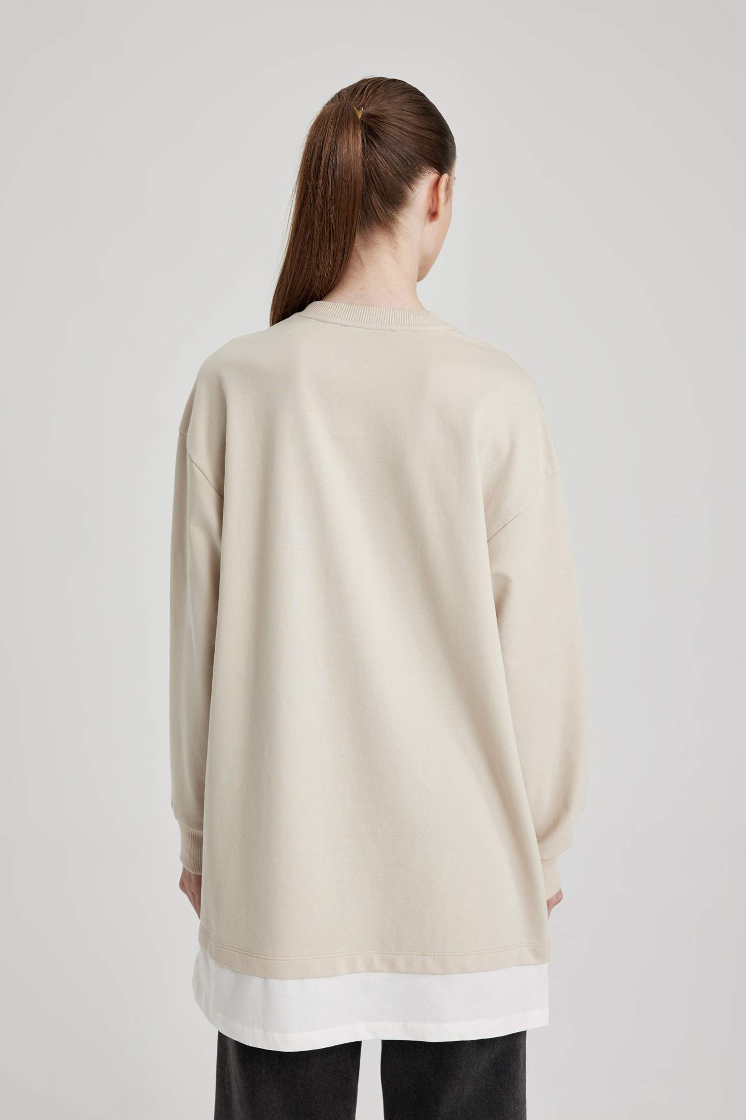 سويت تونيك قماش رقيق قصة عادية بياقة مستديرة