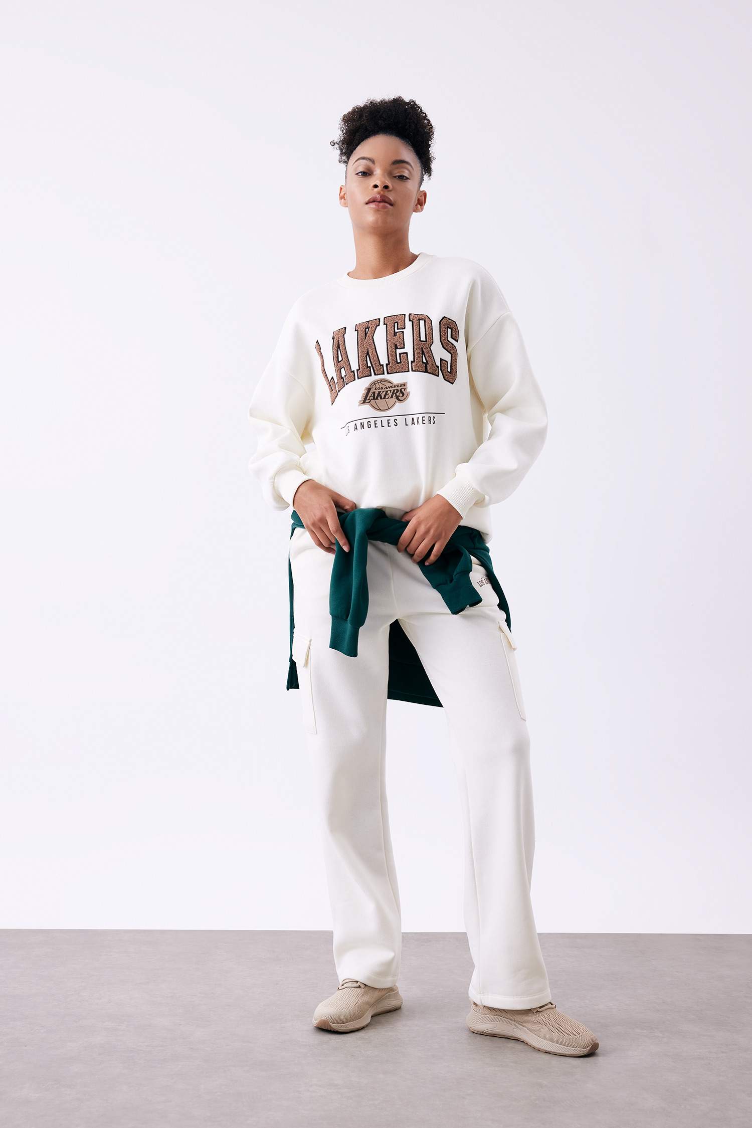 Standard Fit Wide Leg Long Sweatpants