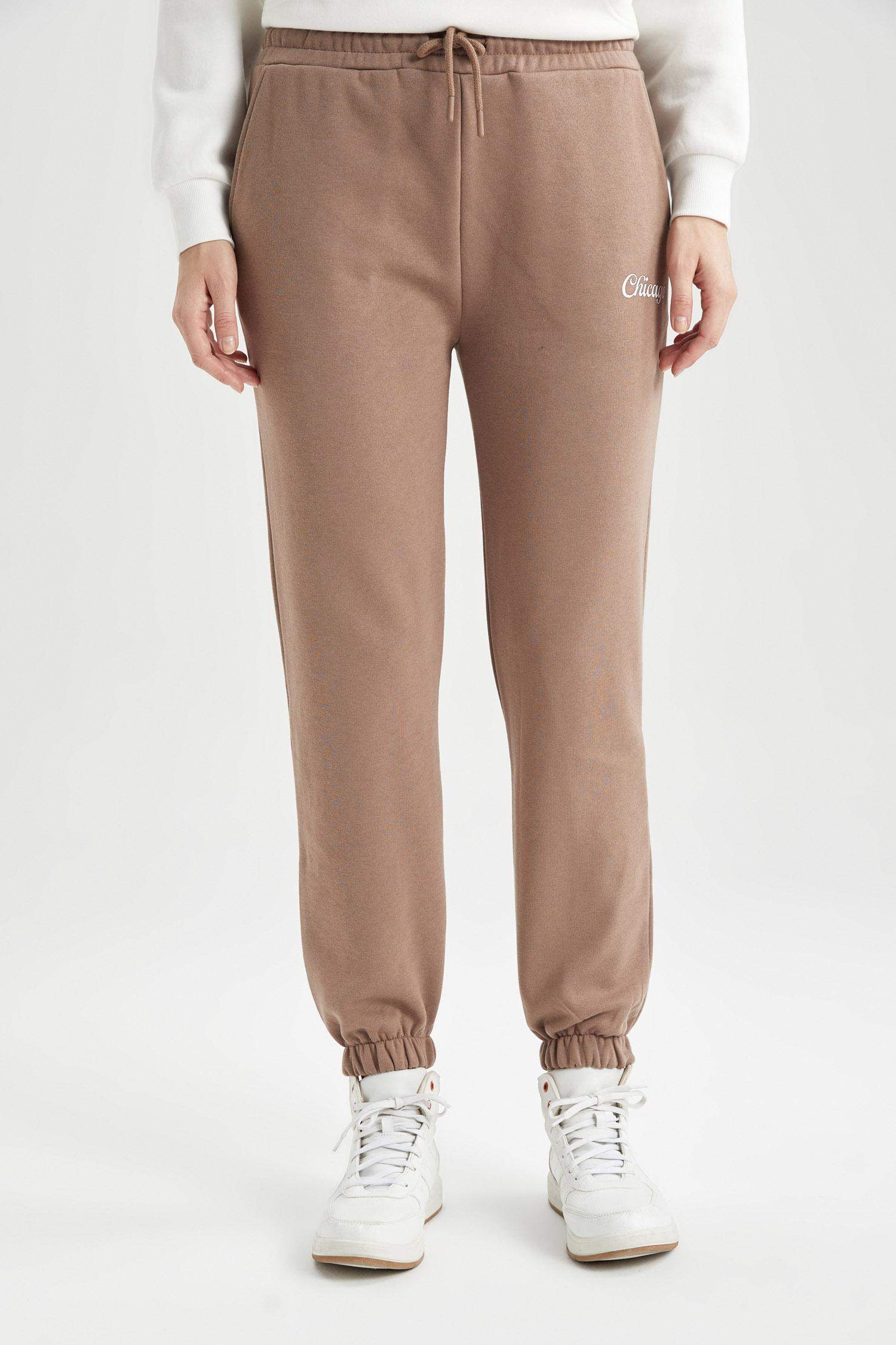 Standard Fit Pocketed Long Sweatpants
