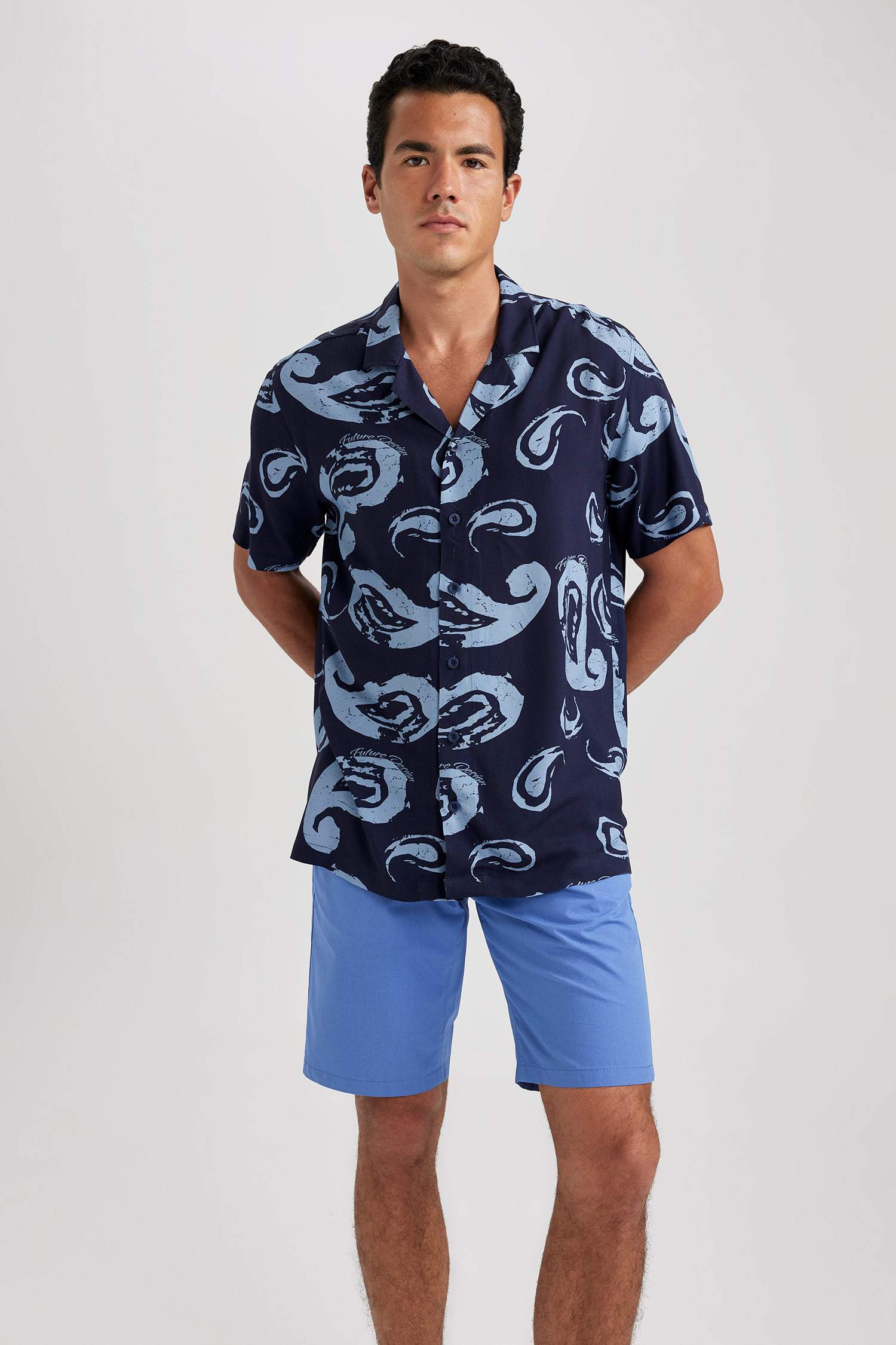 Short Bermuda à Coupe Régulière