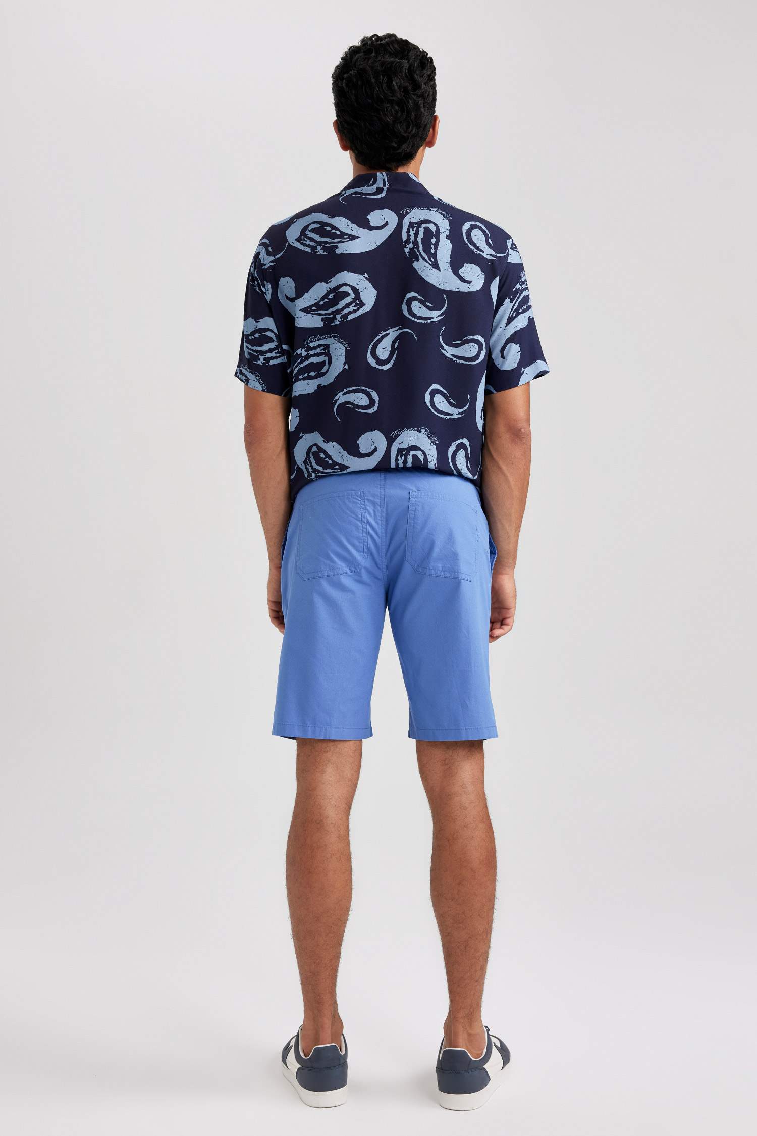 Short Bermuda à Coupe Régulière