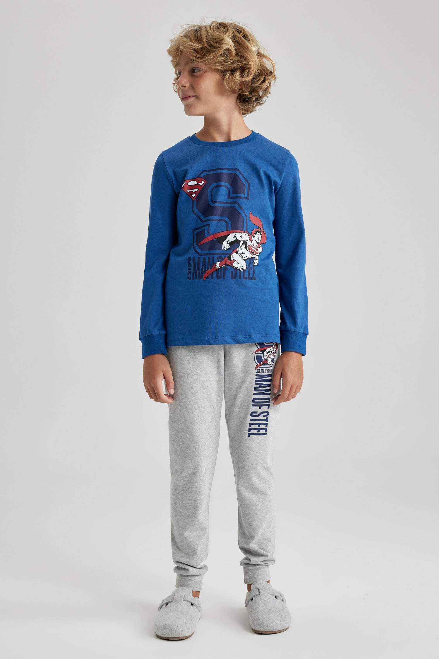 2 piece Regular Fit Superman Licensed Knitted Pyjamas