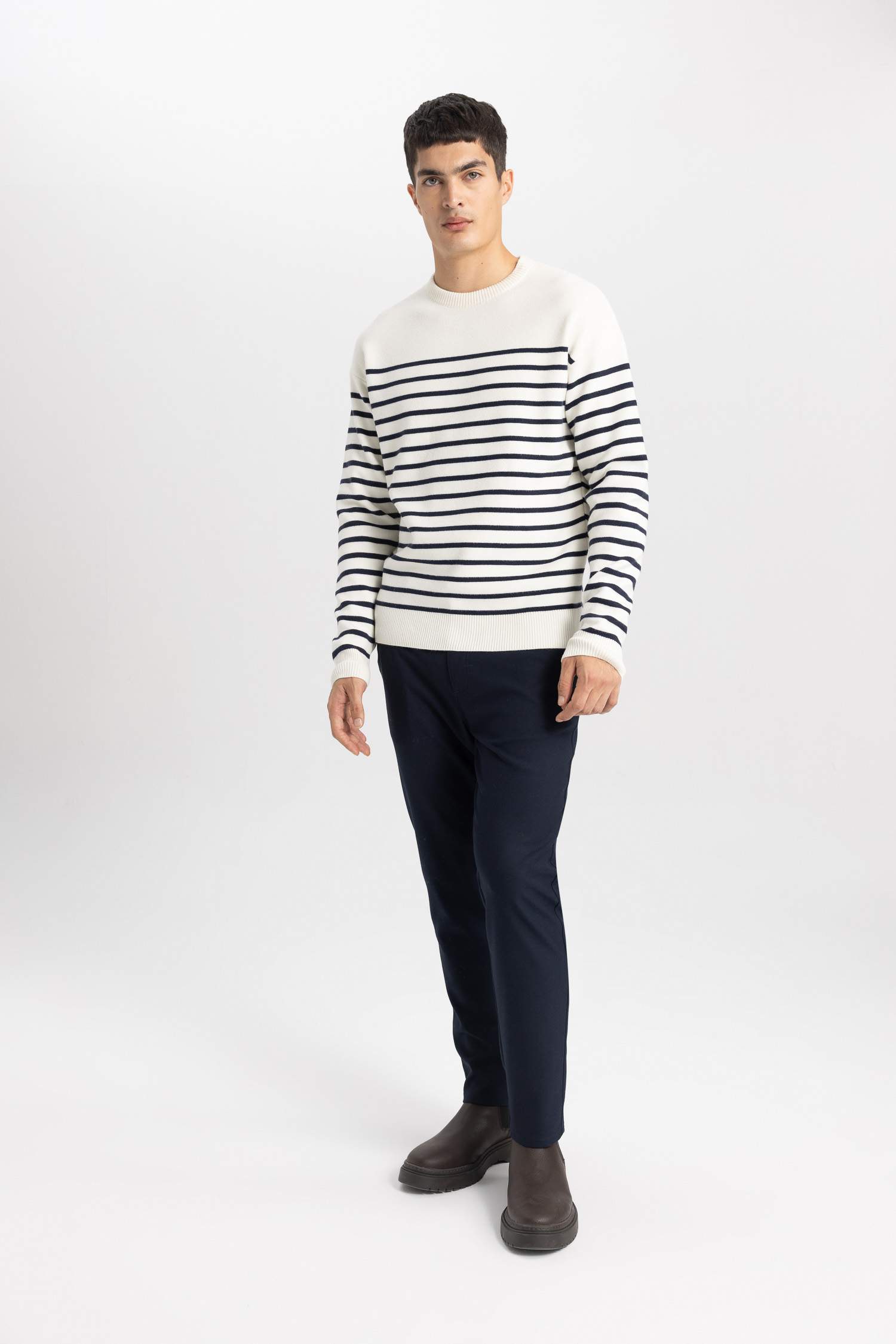 Relax Fit Çizgili Bisiklet Yaka Triko Kazak