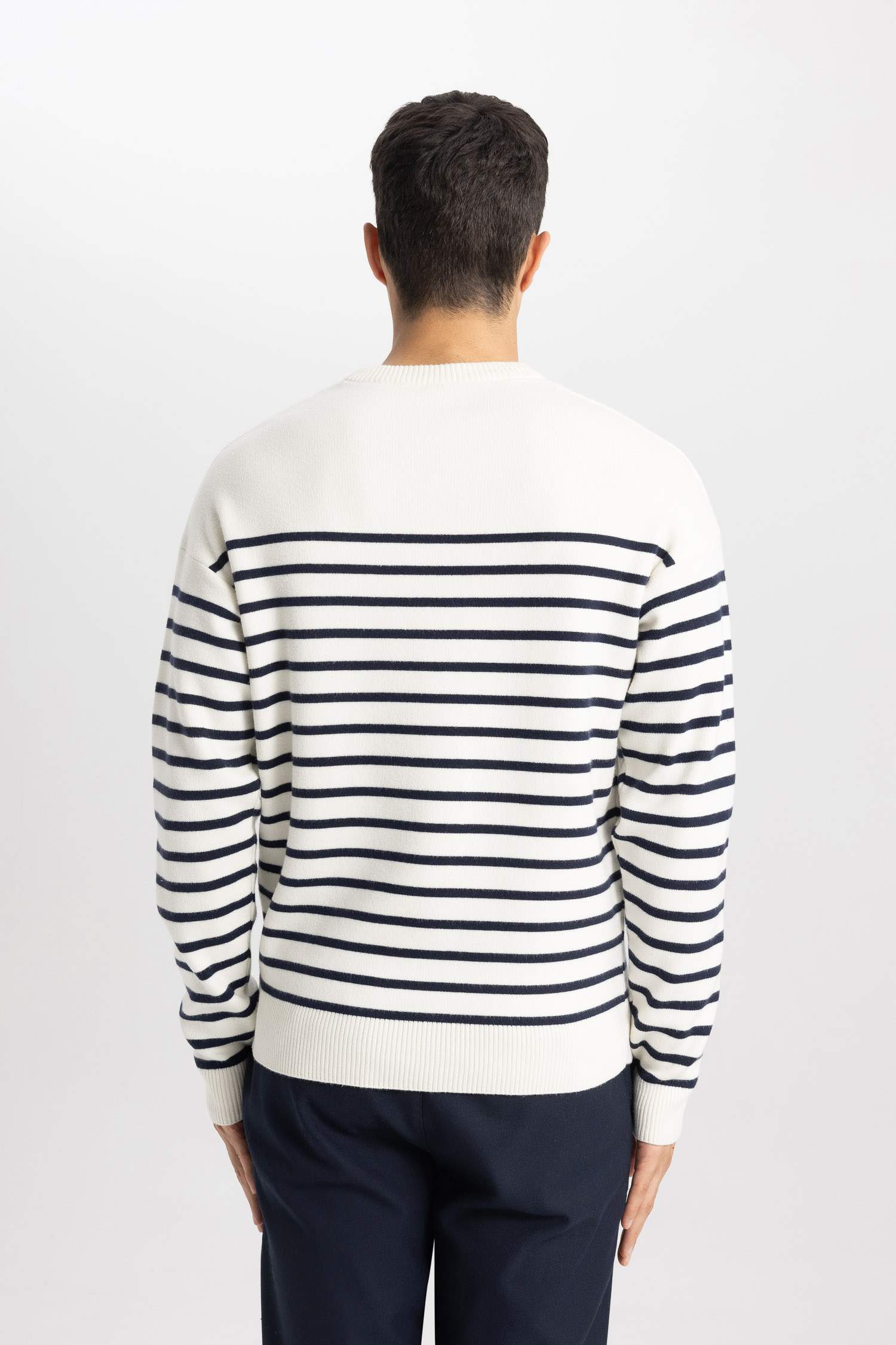 Relax Fit Çizgili Bisiklet Yaka Triko Kazak