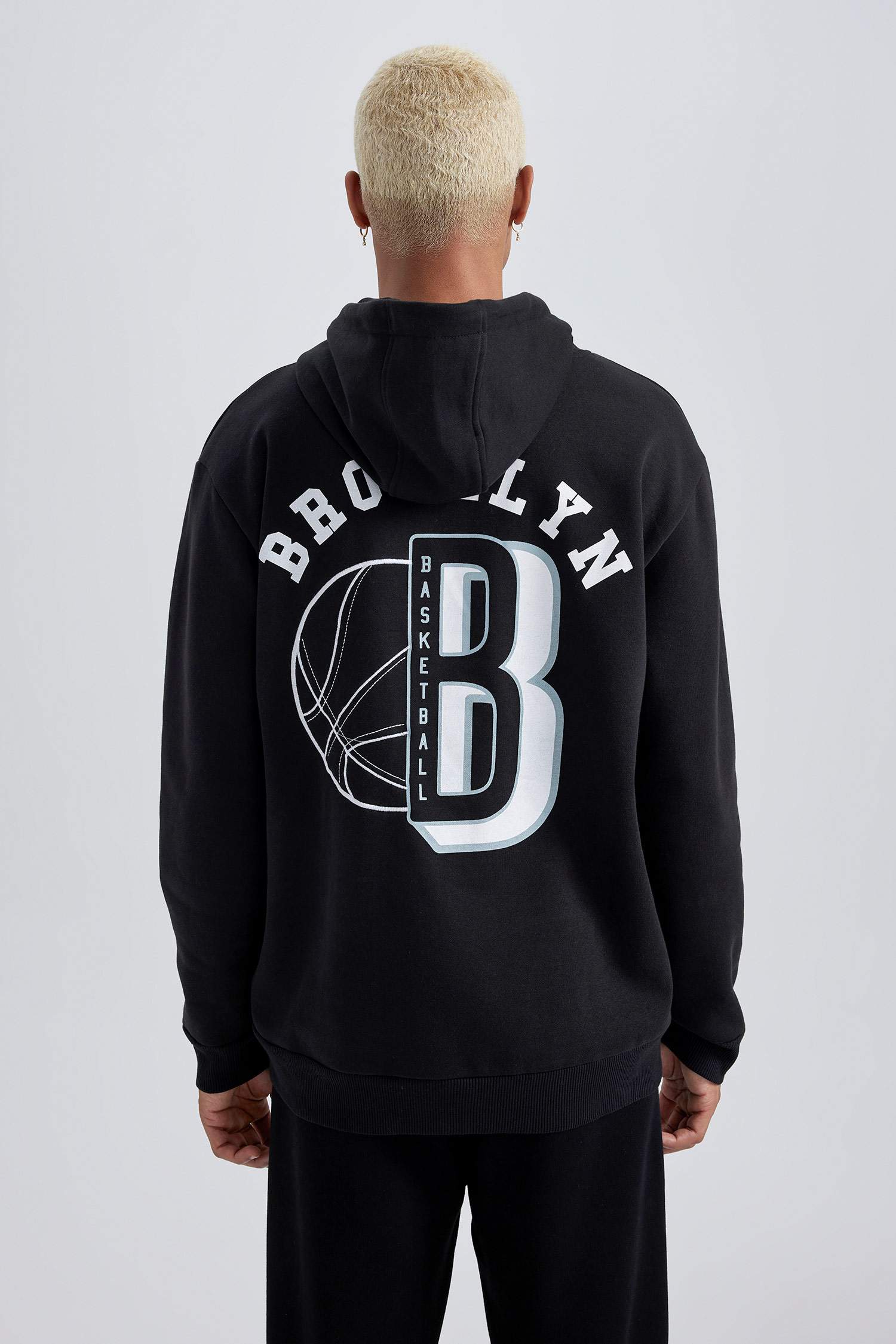 Sweat à Capuche Coupe Standard Avec Poche Manche Longue De DefactoFit NBA