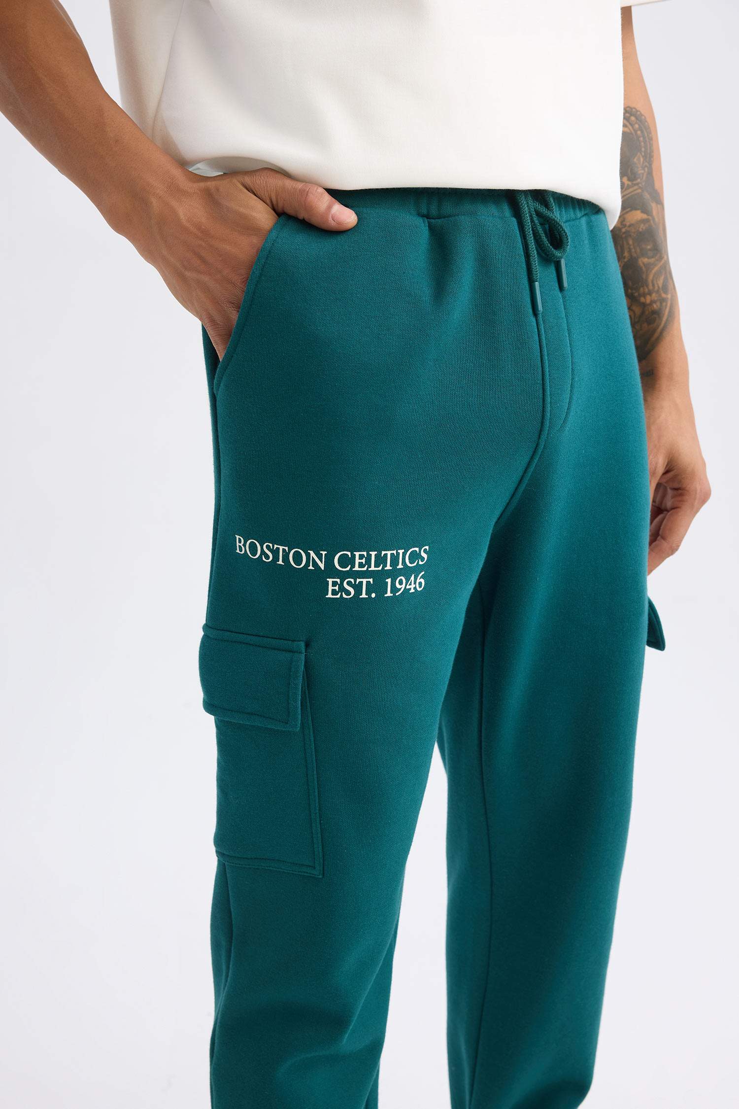 Jogger Eşofman Altı NBA Boston Celtics Standart Fit Kargo Cepli Beli Paçası Lastikli