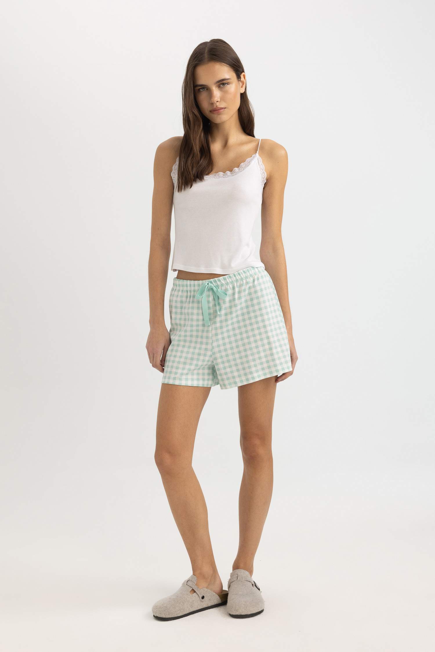 ديباردور مضلع قصة عادية من Fall in Love