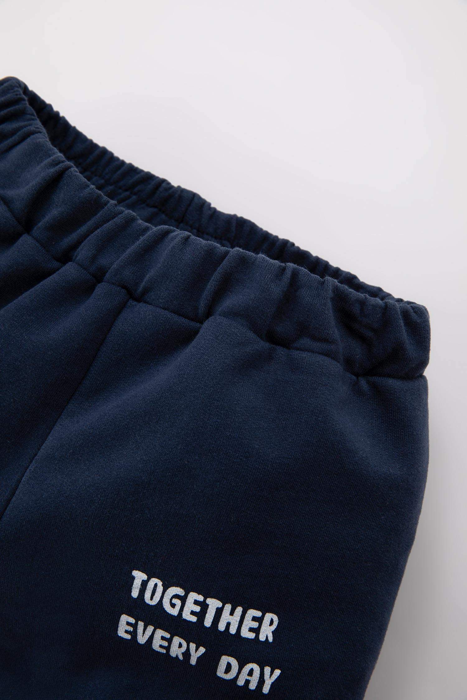 Штаны с принтом из тонкой ткани для малышей мальчиков