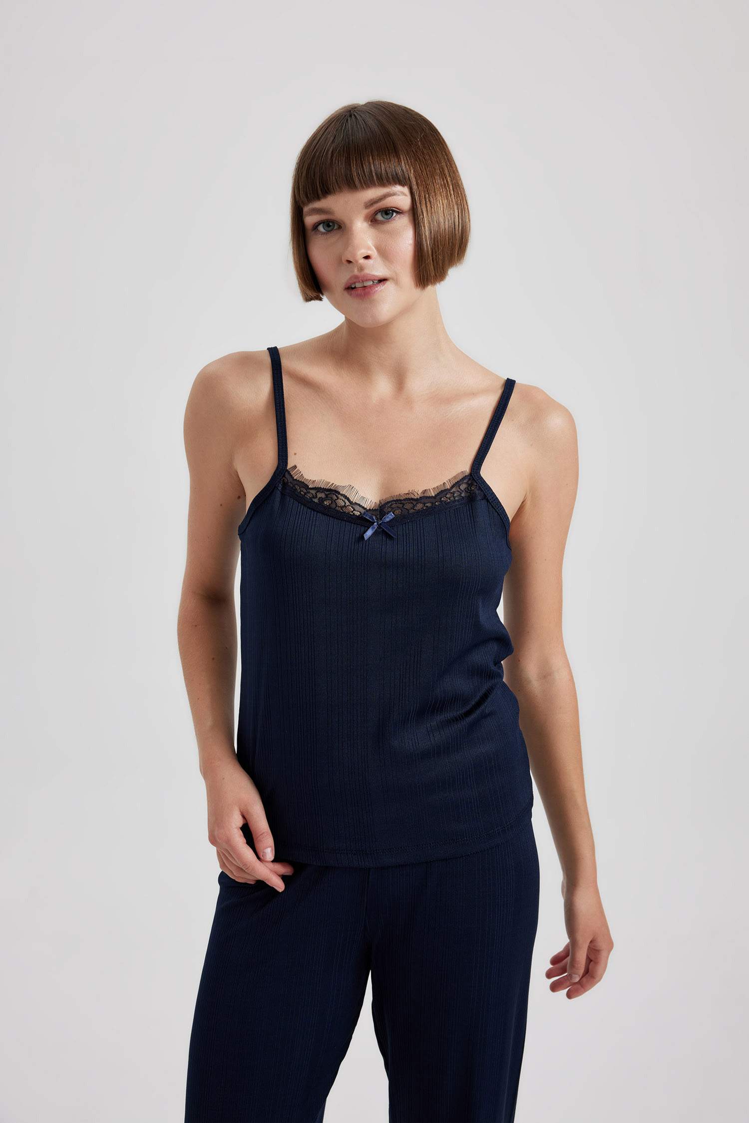 Regular Fit Askılı Pijama Üstü-Fall in Love