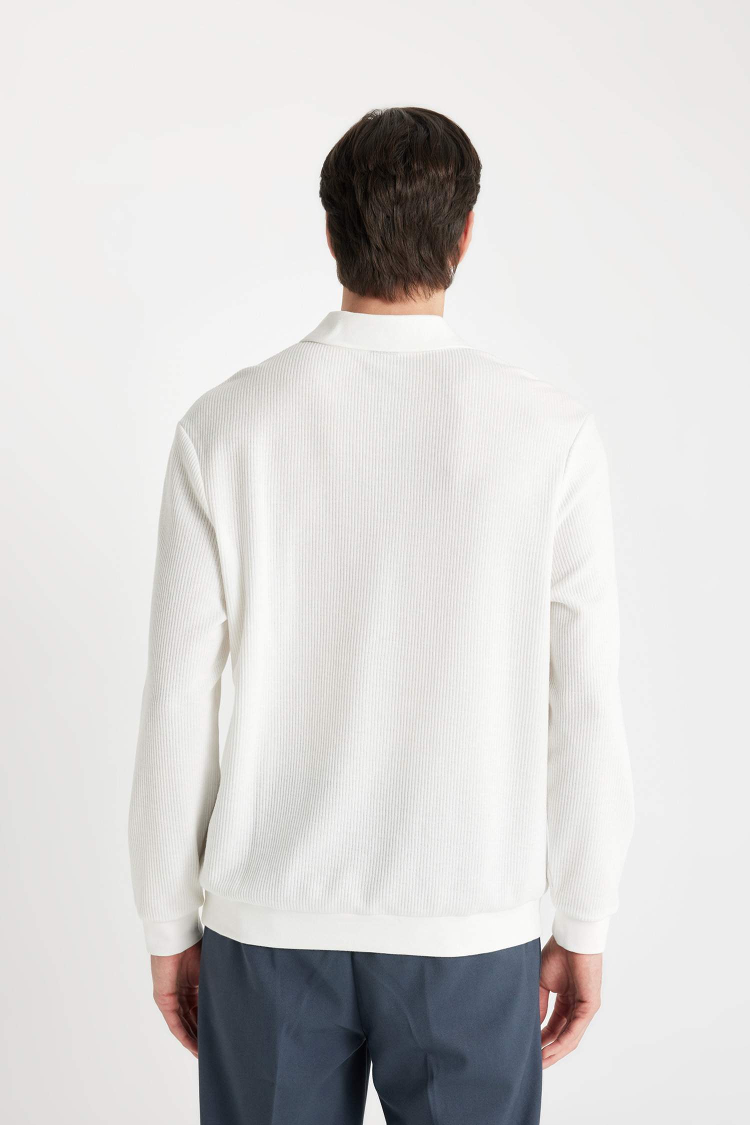 سويت شيرت قصة عادية بياخة بولو