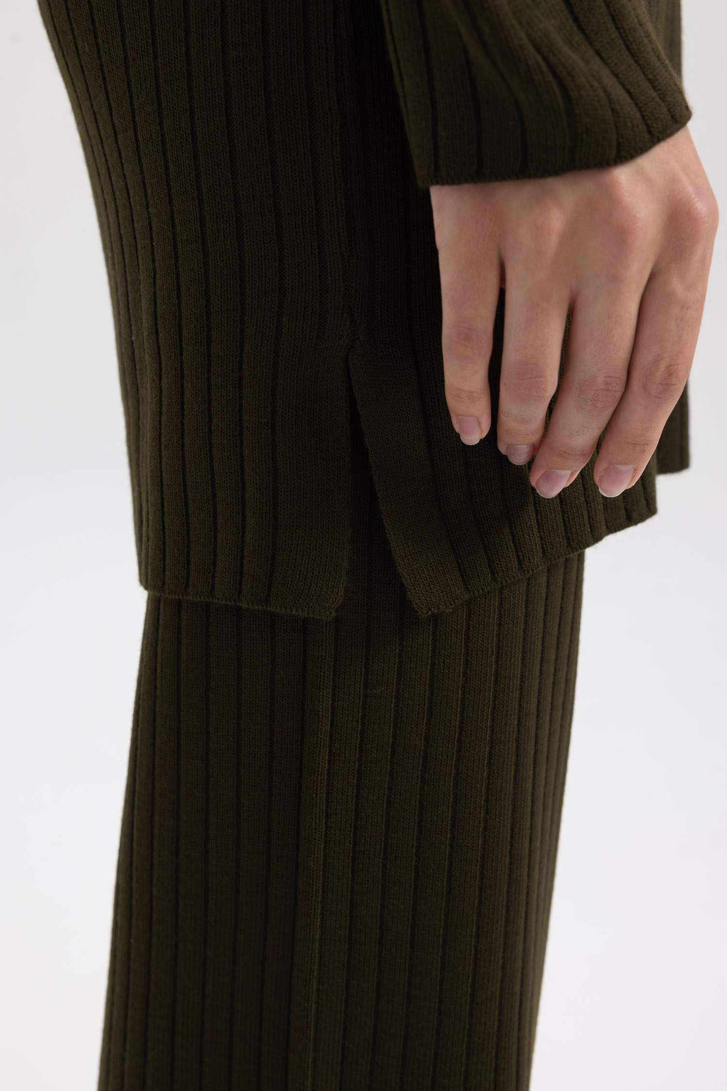 تونيك بقصة عادية بياخة مستديرة