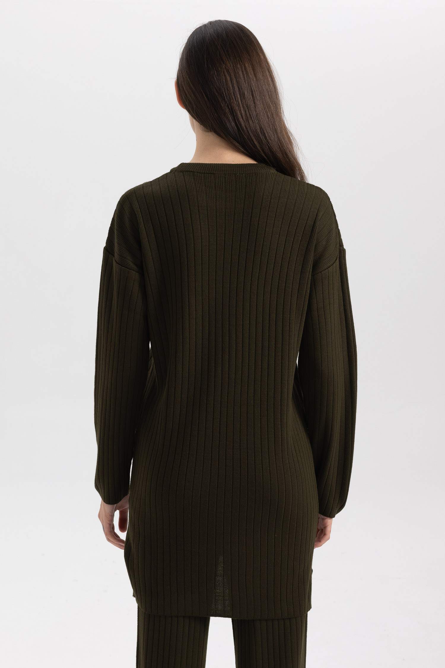 تونيك بقصة عادية بياخة مستديرة