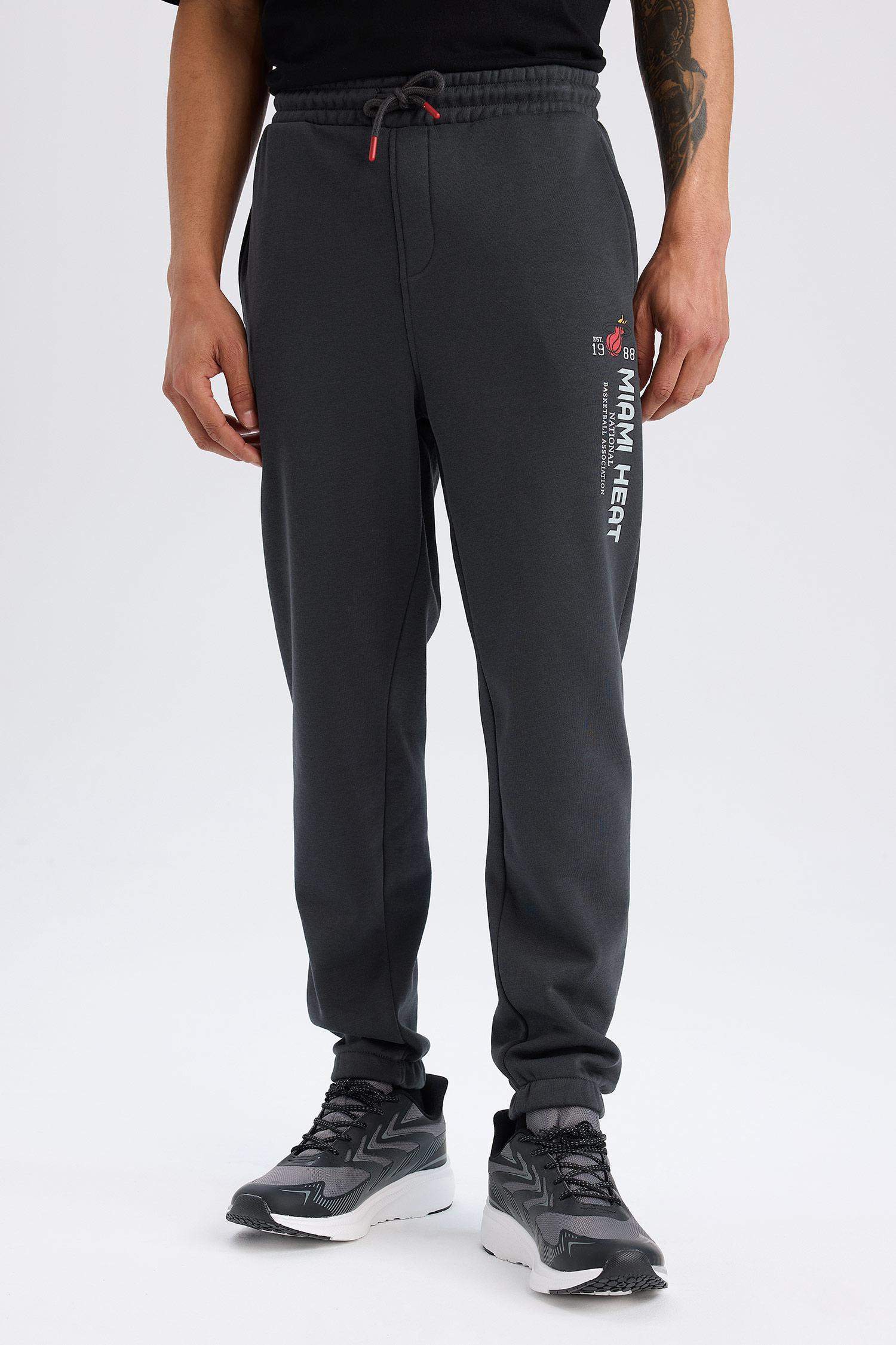 DeFactoFit NBA Miami Heat Kalın Jogger Eşofman Altı Standart Fit Beli Bağcıklı Cepli 