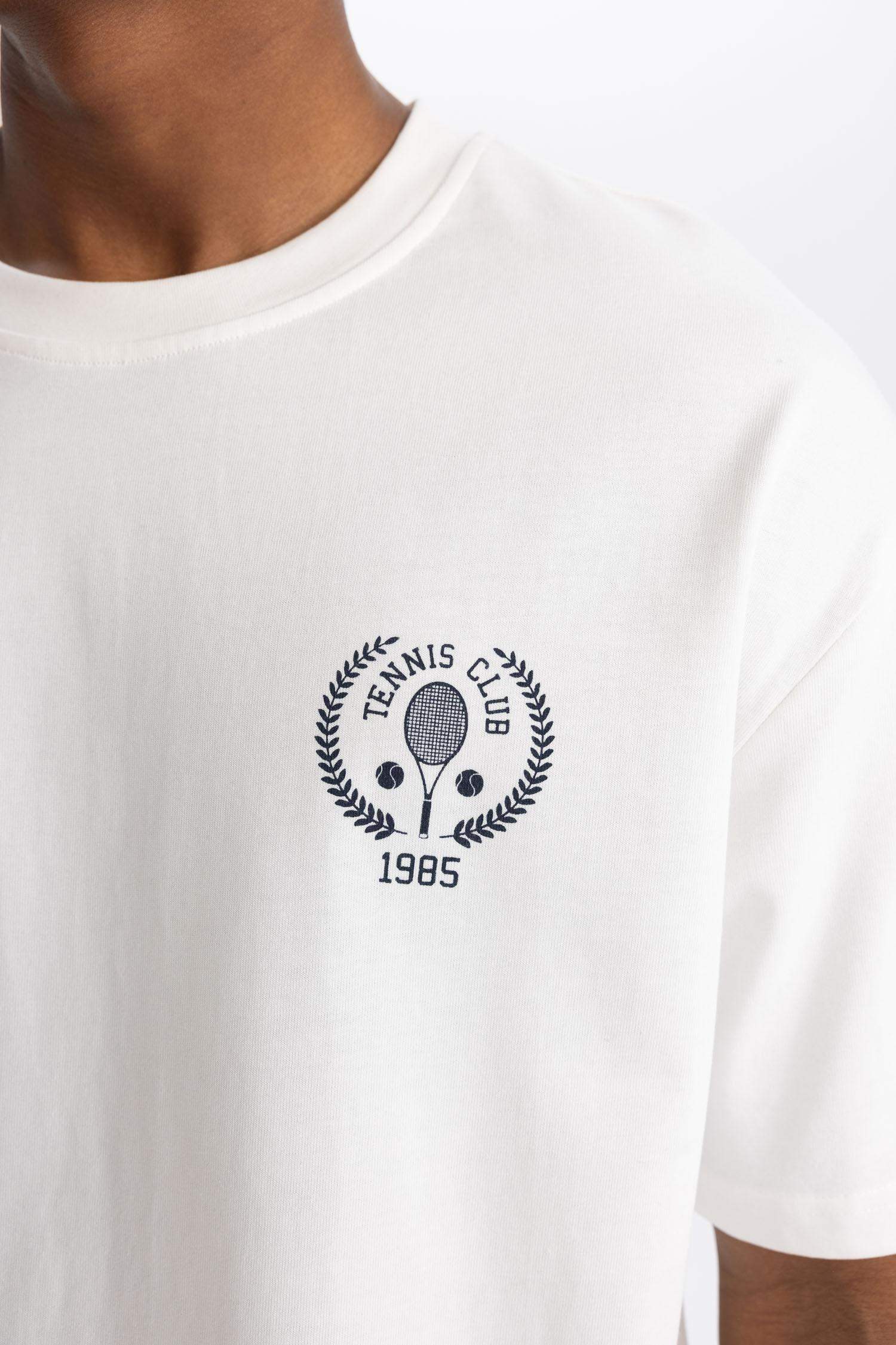 DeFactoFit Slim Fit Hooded Printed Scuba Fabric Sweatshirt