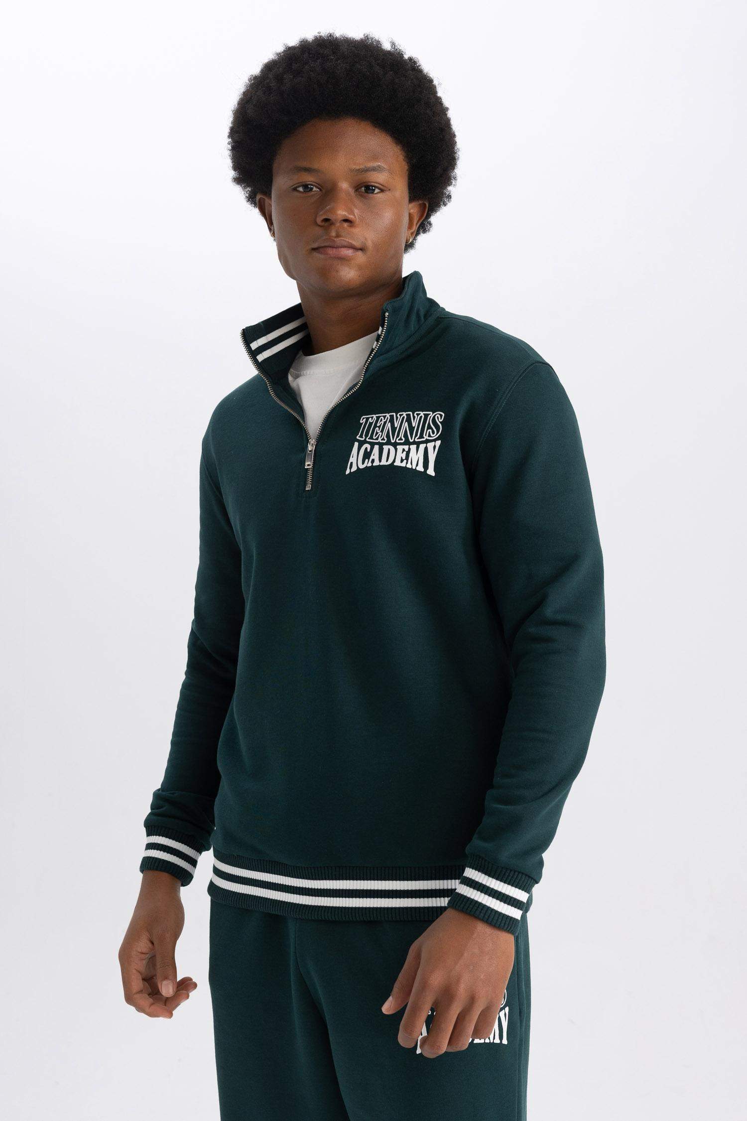 Standart Fit Dik Yaka Yarım Fermuarlı Baskılı Sporcu Sweatshirt